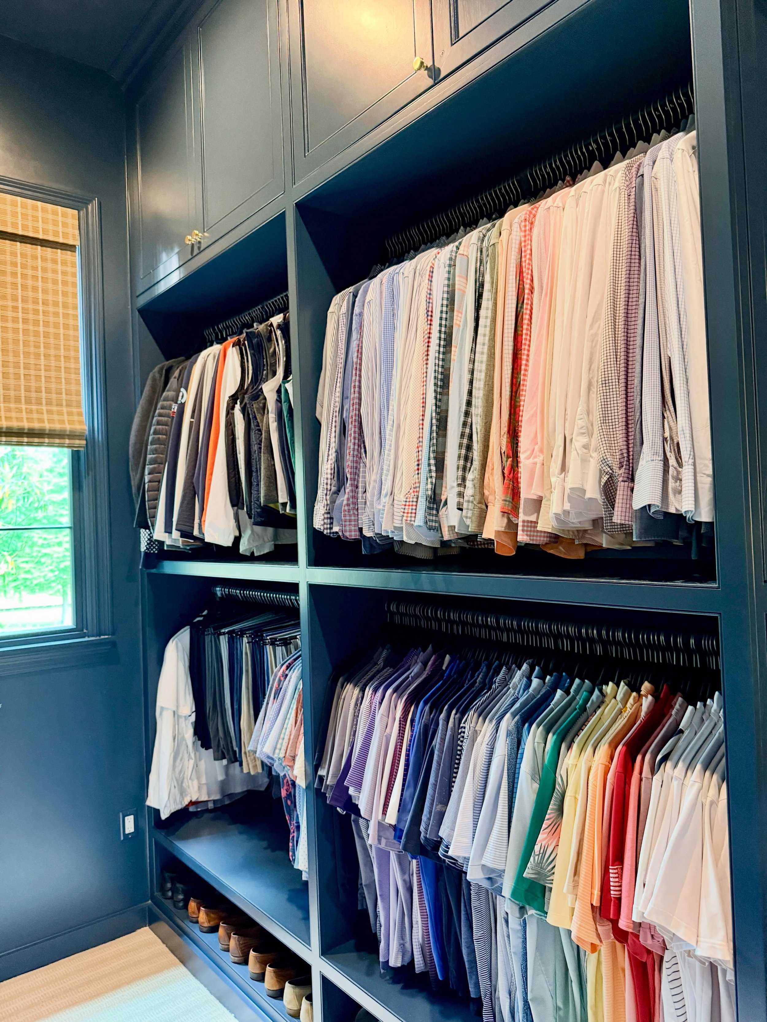 Father&rsquo;s Day is right around the corner&hellip; and we&rsquo;re willing to bet Dad&rsquo;s closet could use a little love. 👔✨

An organized closet isn&rsquo;t just about looking good, it&rsquo;s about making everyday routines easier.

This bef