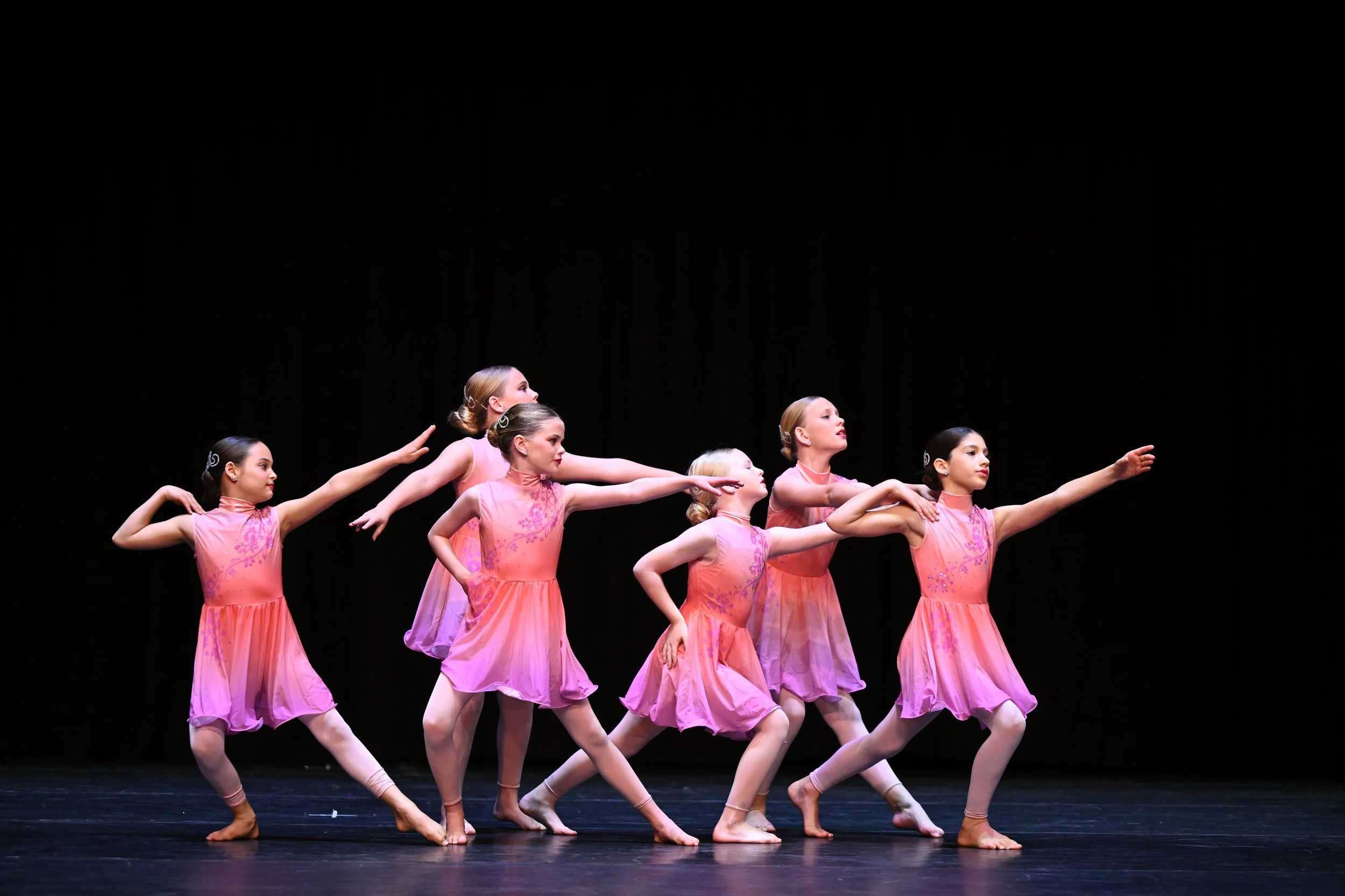 MitchamDance 10&U.JPG