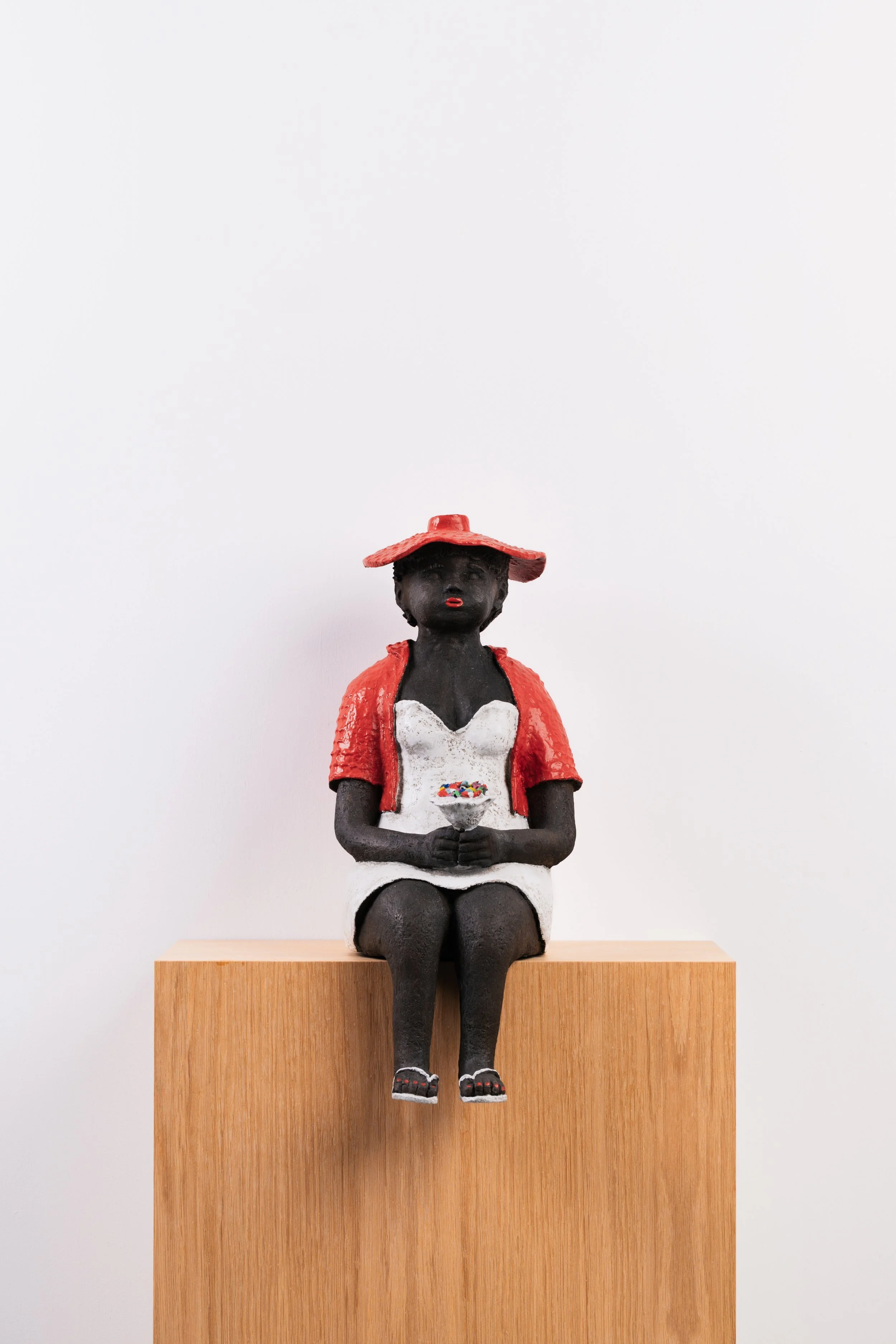 Madame met bloemenboeket