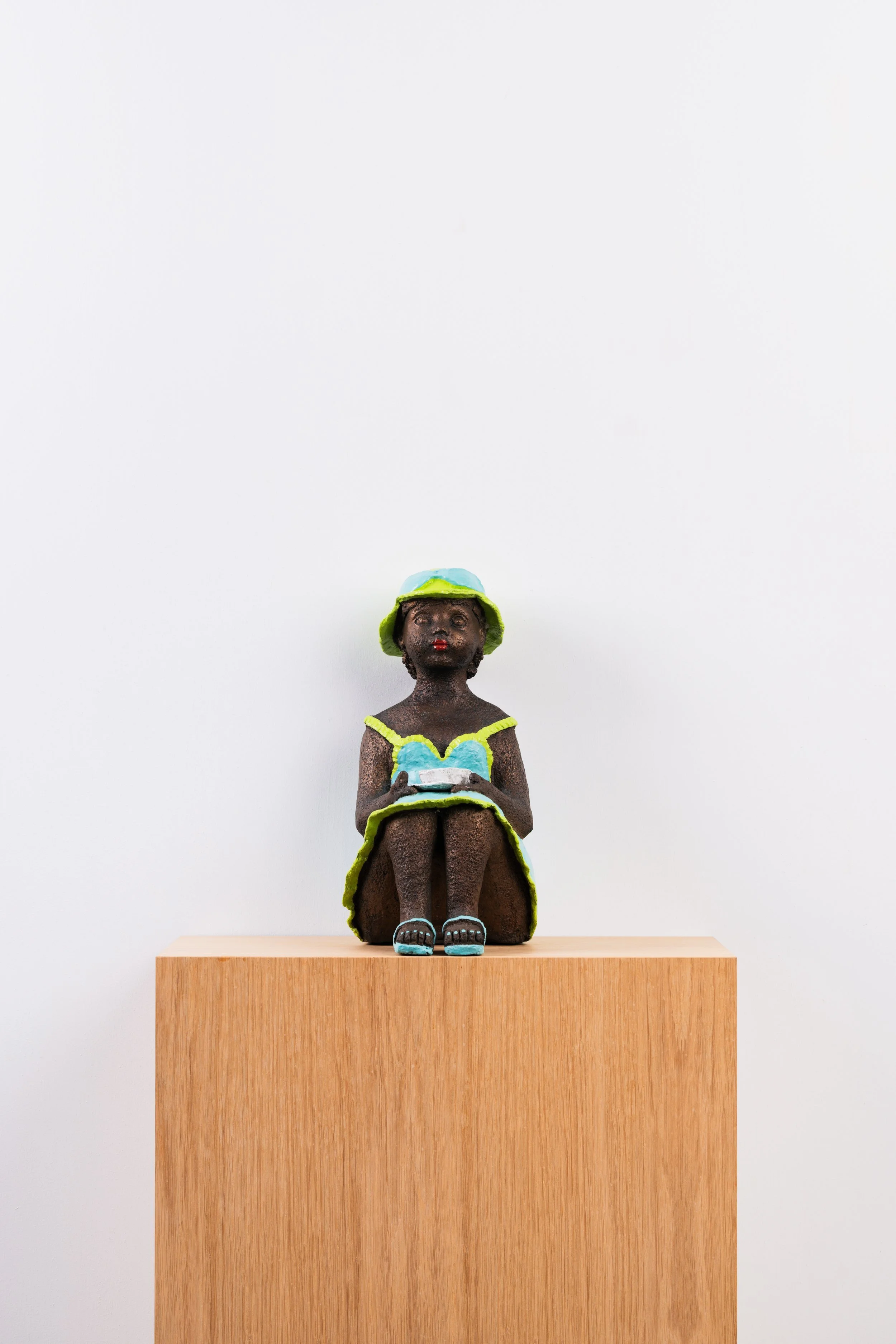 Madame met koffie tas