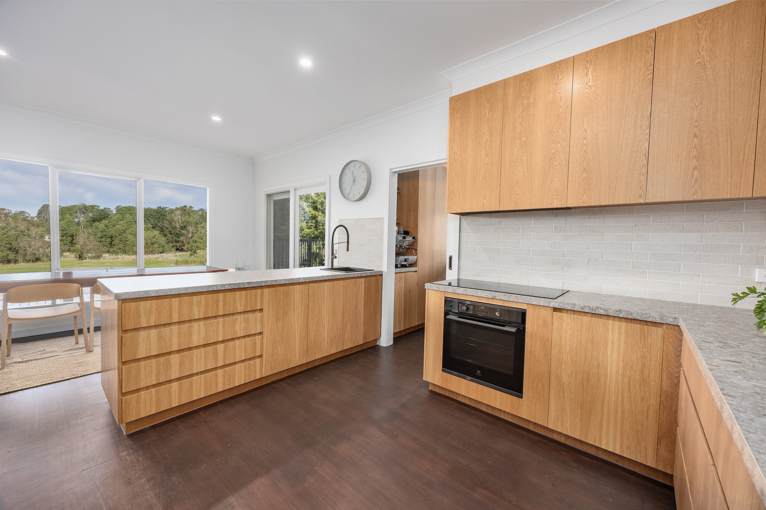 oak kitchen cabinetry in a mornington peninsula home