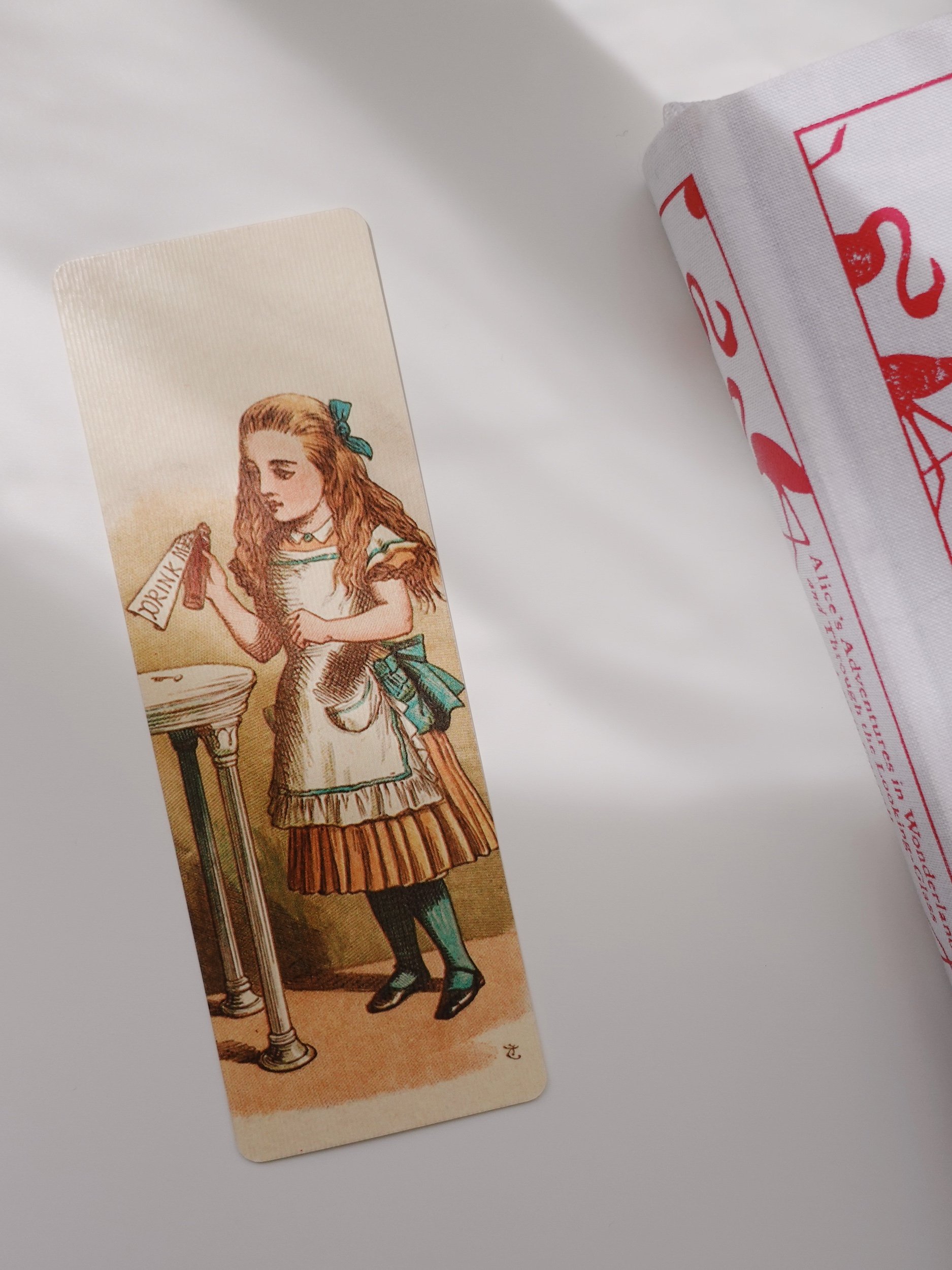 Bookmark Alice in Wonderland.jpg
