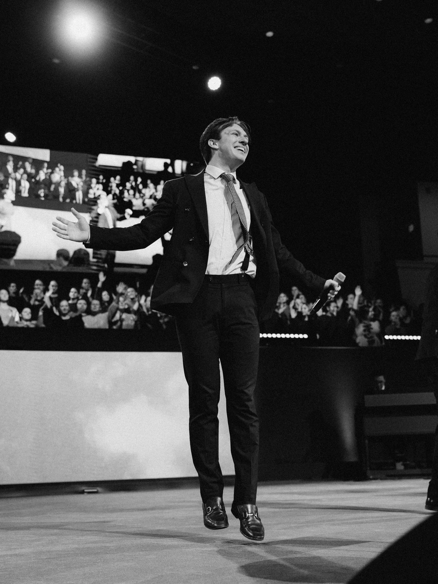 MAKE WAY 👑🌿 The @indianabible.college choir was such a blessing today. We&rsquo;re so thankful for the way God moved 🙌