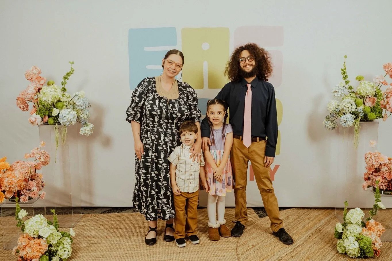 A few of our Easter Photo Booth pics 📸🧡🌿
-
You can find the full album on our Facebook page now!