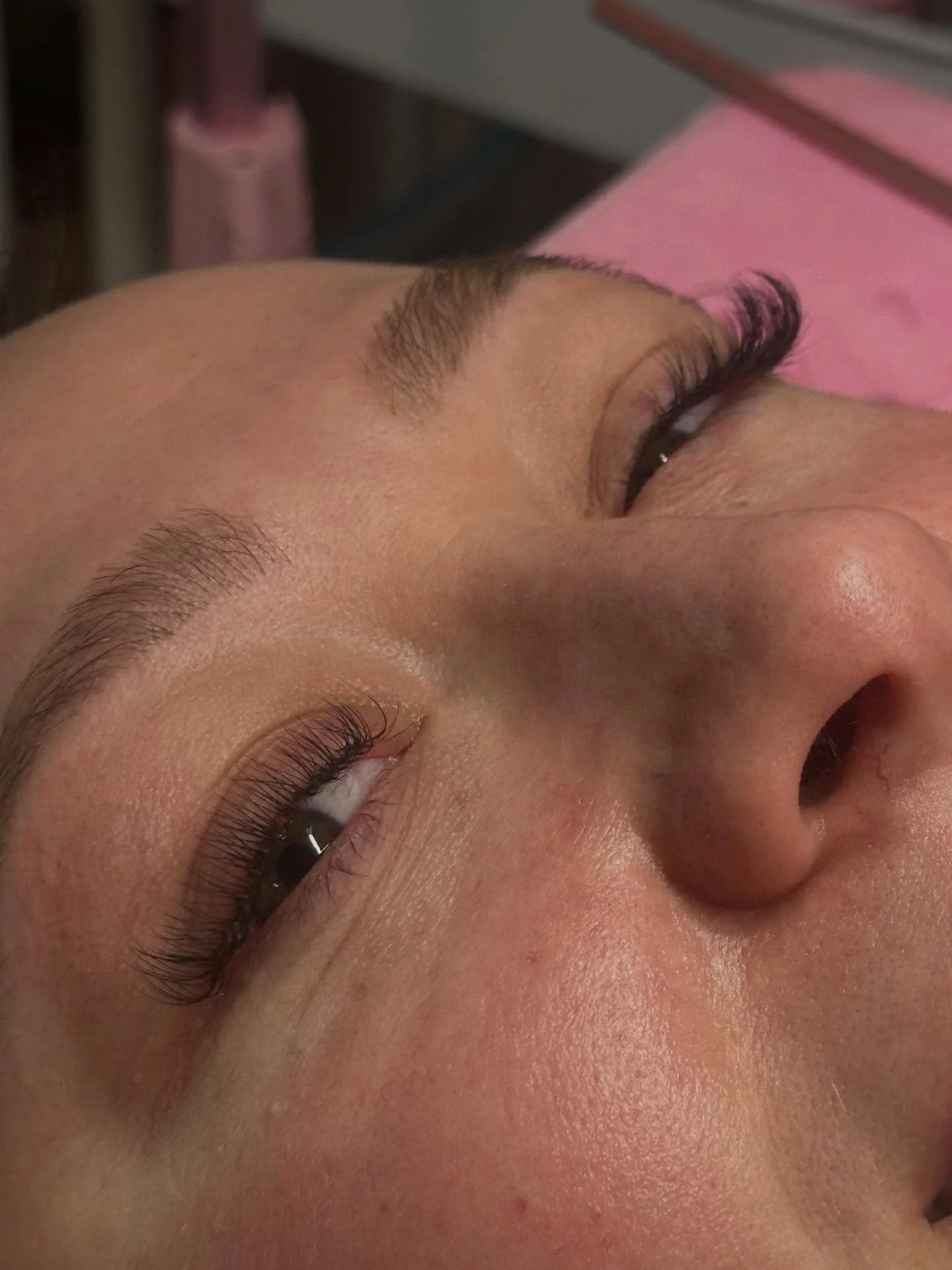 this weekend&rsquo;s lash extensions!! 😌🥹 trying to work on hybrid / wispy hybrid sets so we can add it to the service menu 📝👀&hellip; can&rsquo;t wait to perfect the look of them so i can provide it for the girlies 🤍

⭐️ click the link in my bi