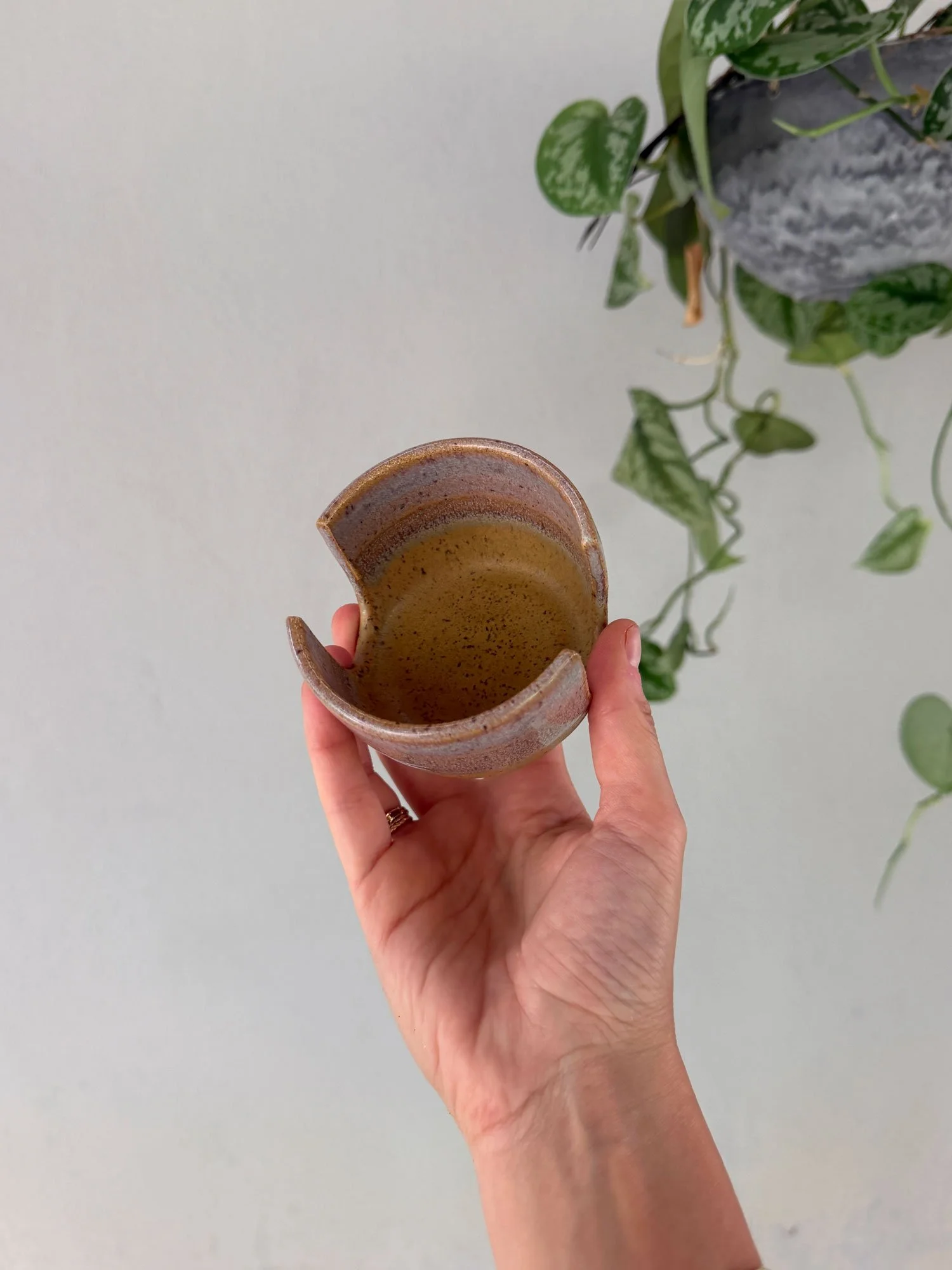 handmade-ceramic-sponge-holder-sc.jpg