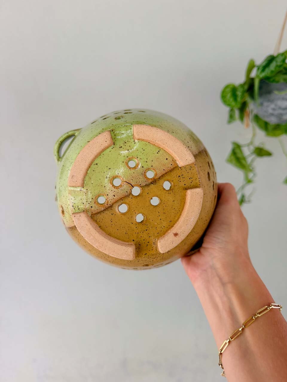 handmade-ceramic-berry-bowl-green-sands-sunny-ceramics.jpg