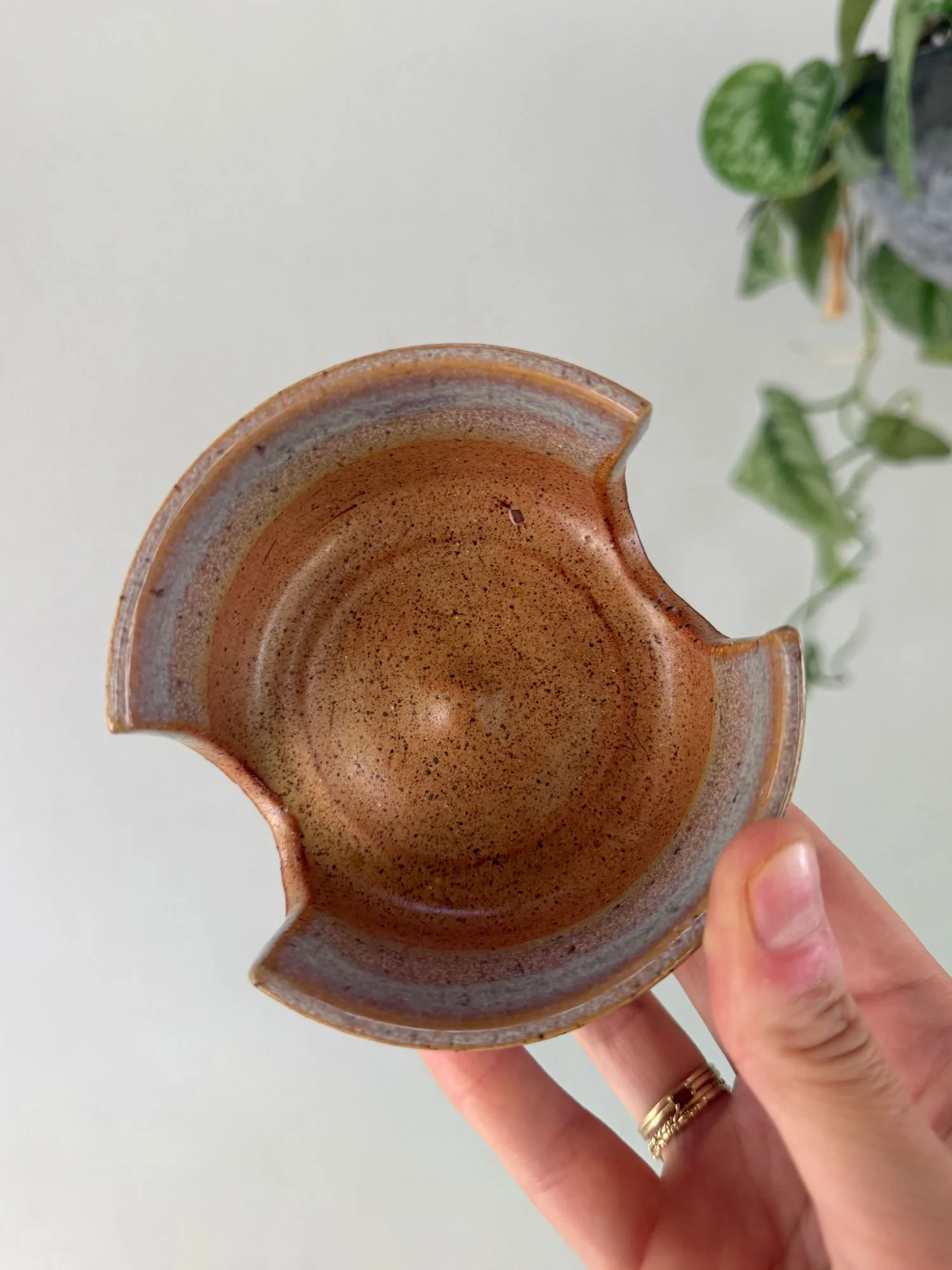 ceramic-sponge-holder-johns-island.jpg