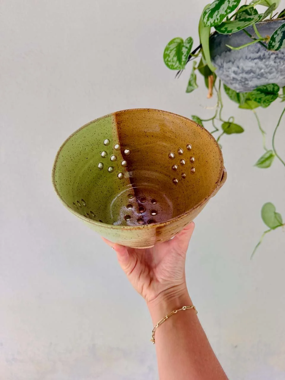 handmade-stoneware-berry-washing-bowl-sunny-ceramics.jpg