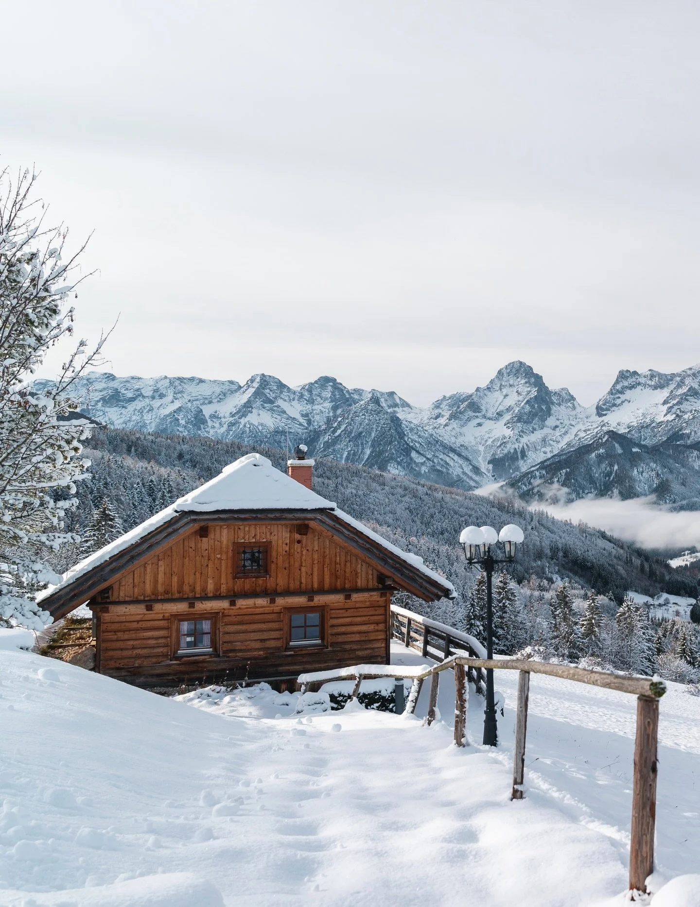 🎁 GEWINNSPIEL 🎁

Wir setzen unseren besonderen Adventskalender fort &ndash; diesmal mit einem echten Herzensort in den Bergen. ❄️🌲 Gemeinsam mit dem @almresort_baumschlagerberg verlosen wir eine kleine, feine Auszeit f&uuml;r die ganze Familie &nd