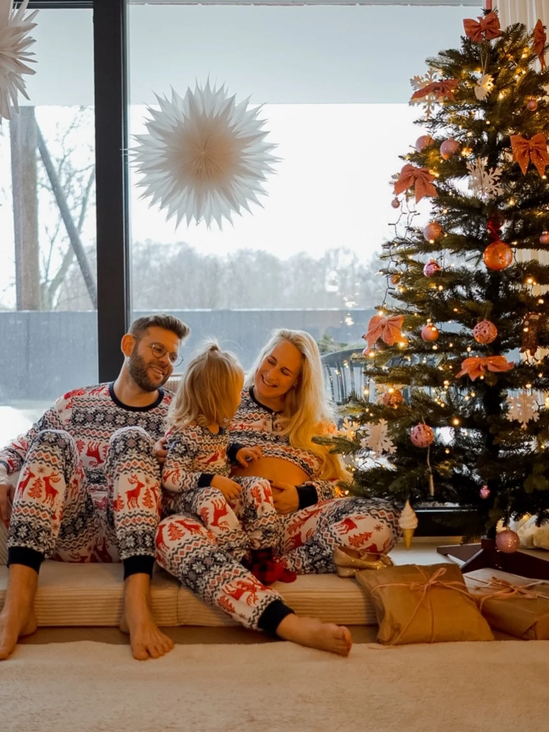 💫 Wir hoffen ihr habt ein paar sch&ouml;ne und erholsame Tage mit euren Liebsten - egal ob ihr Weihnachten feiert oder nicht. 

Zwischen Lichterglanz, kleinen H&auml;nden, leisen Momenten und ganz viel N&auml;he merken wir wieder, worum es wirklich 