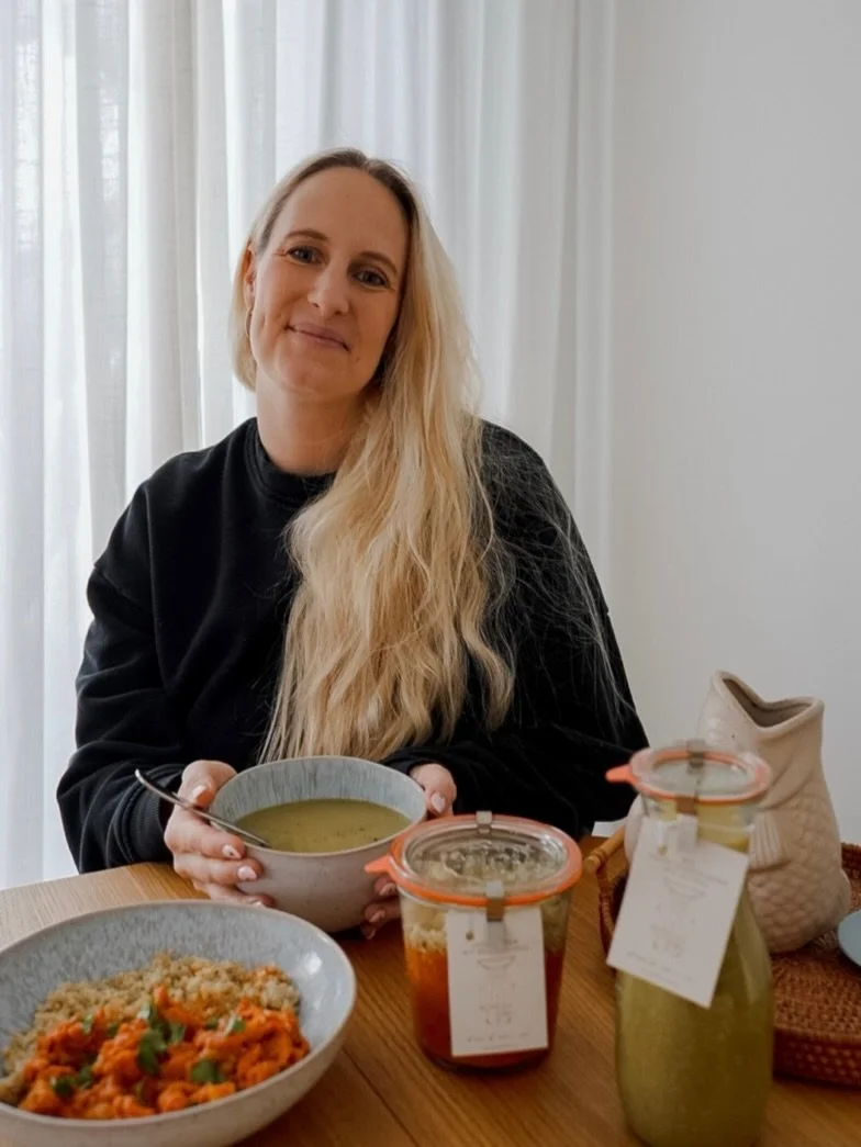 Wochenbett Verpflegung!
Gerade im Wochenbett oder mit Baby bleibt im Alltag oft wenig Zeit, um wirklich gut zu essen. Und trotzdem braucht der K&ouml;rper genau dann besonders viel Energie, N&auml;hrstoffe und W&auml;rme 🧡
[Anzeige] Ich habe schon i