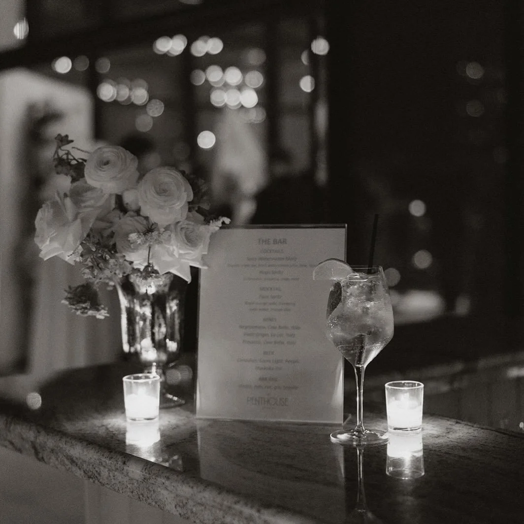 The music is pumping, the candles are low, and the magic still lingers.✨
⠀⠀⠀⠀⠀⠀⠀⠀⠀
End of the night captures are one of my all time favs! Quiet, real and full of love.
⠀⠀⠀⠀⠀⠀⠀⠀⠀
If you want to be a PSE couple this year, reach out now to make some mag