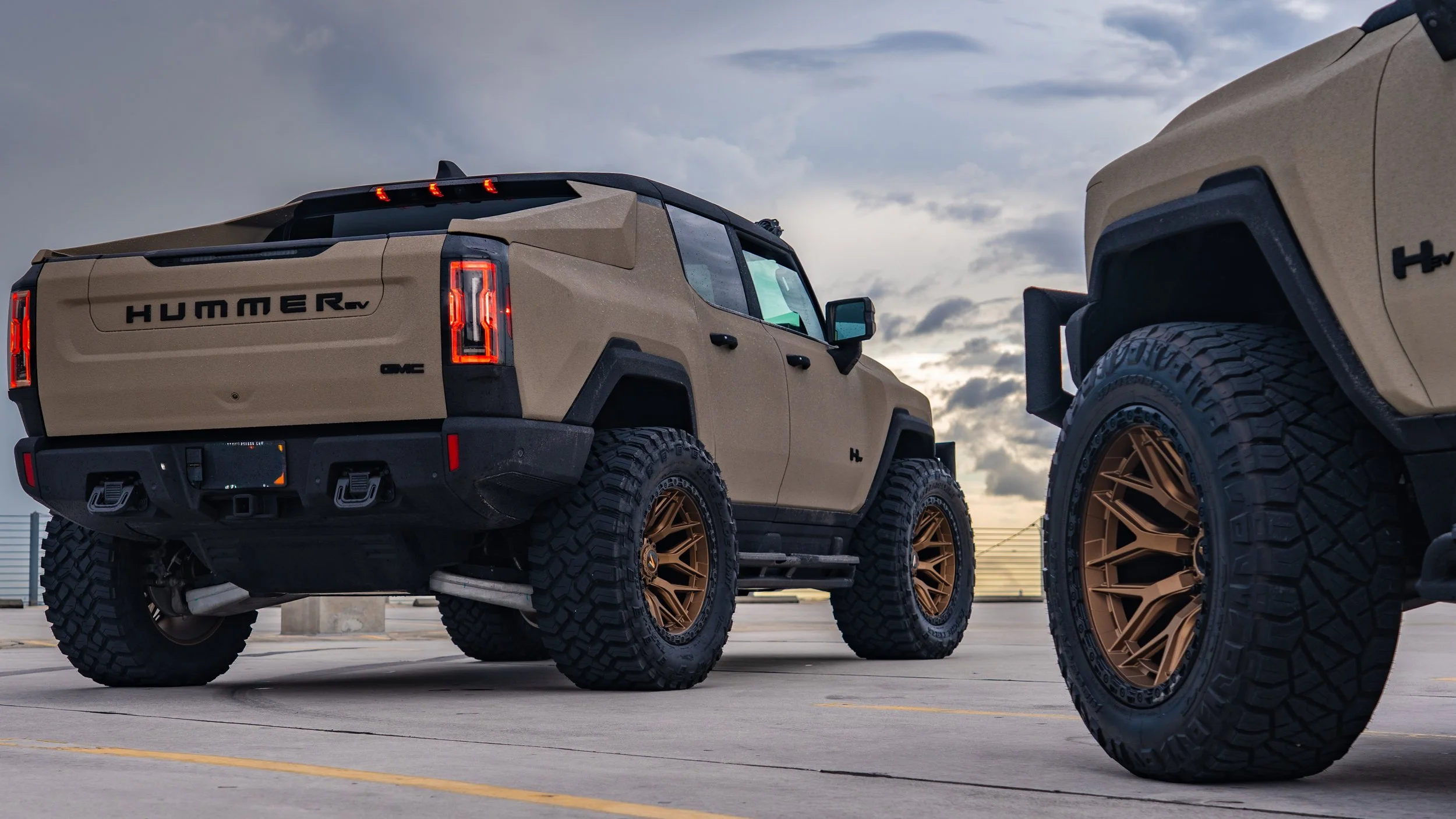 TWIN HUMMERS-06796.jpg