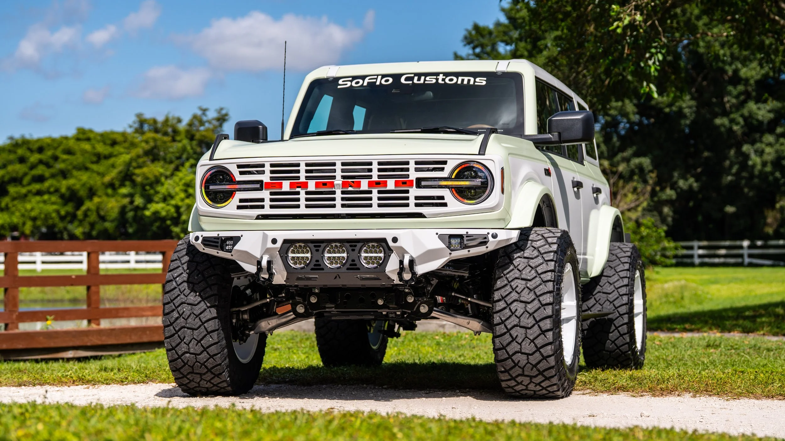 Pistachio Bronco Lifestye-06214.jpg