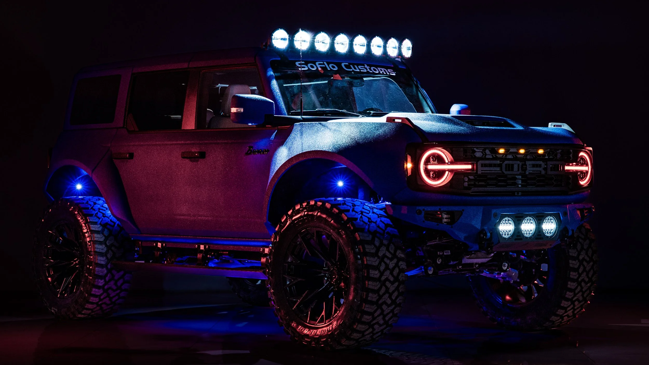 Bronco with Light rack-03687.jpg