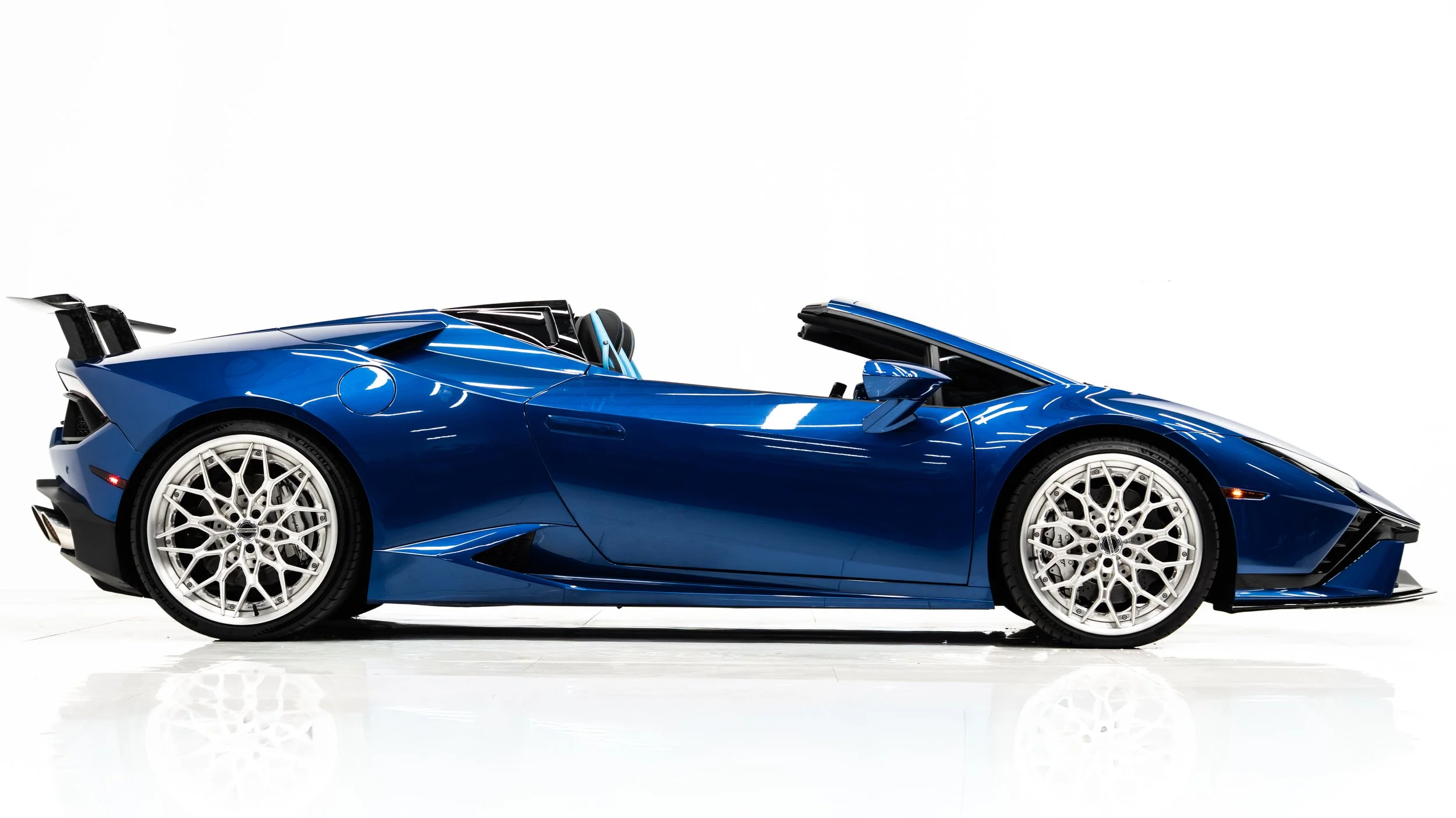 blue lambo-05222.jpg