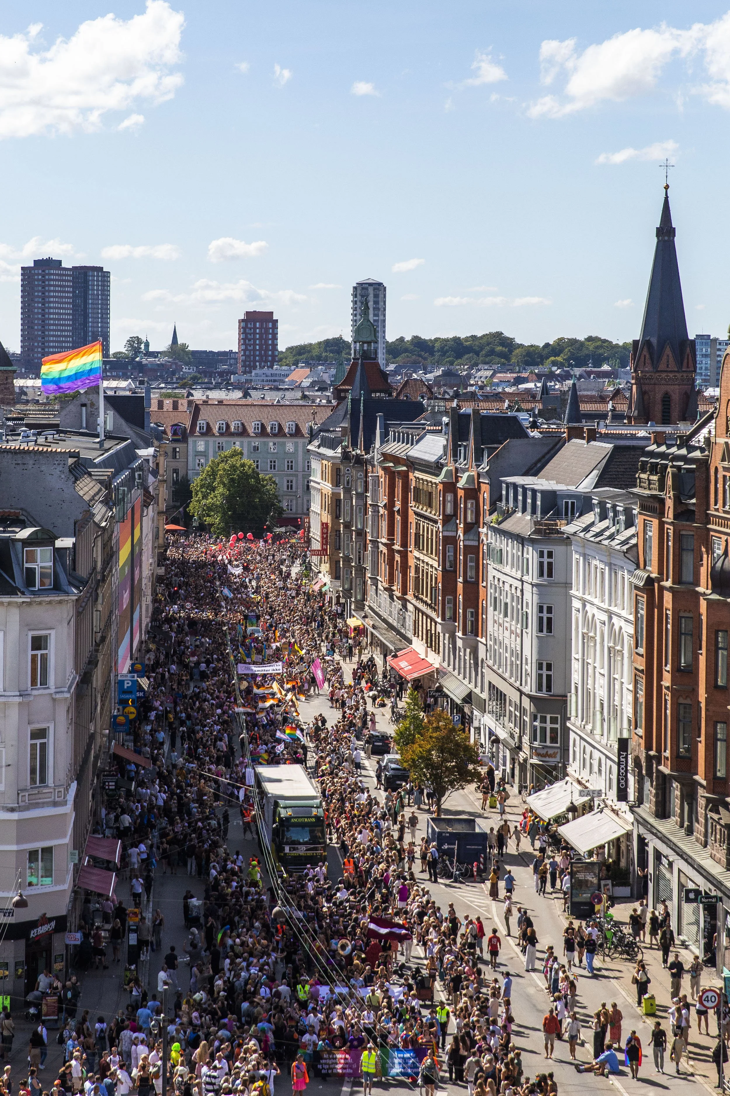 317_LoveisnotacrimeXRotate_PrideParty_aug2025_Helenalundquist_616A7000.jpg