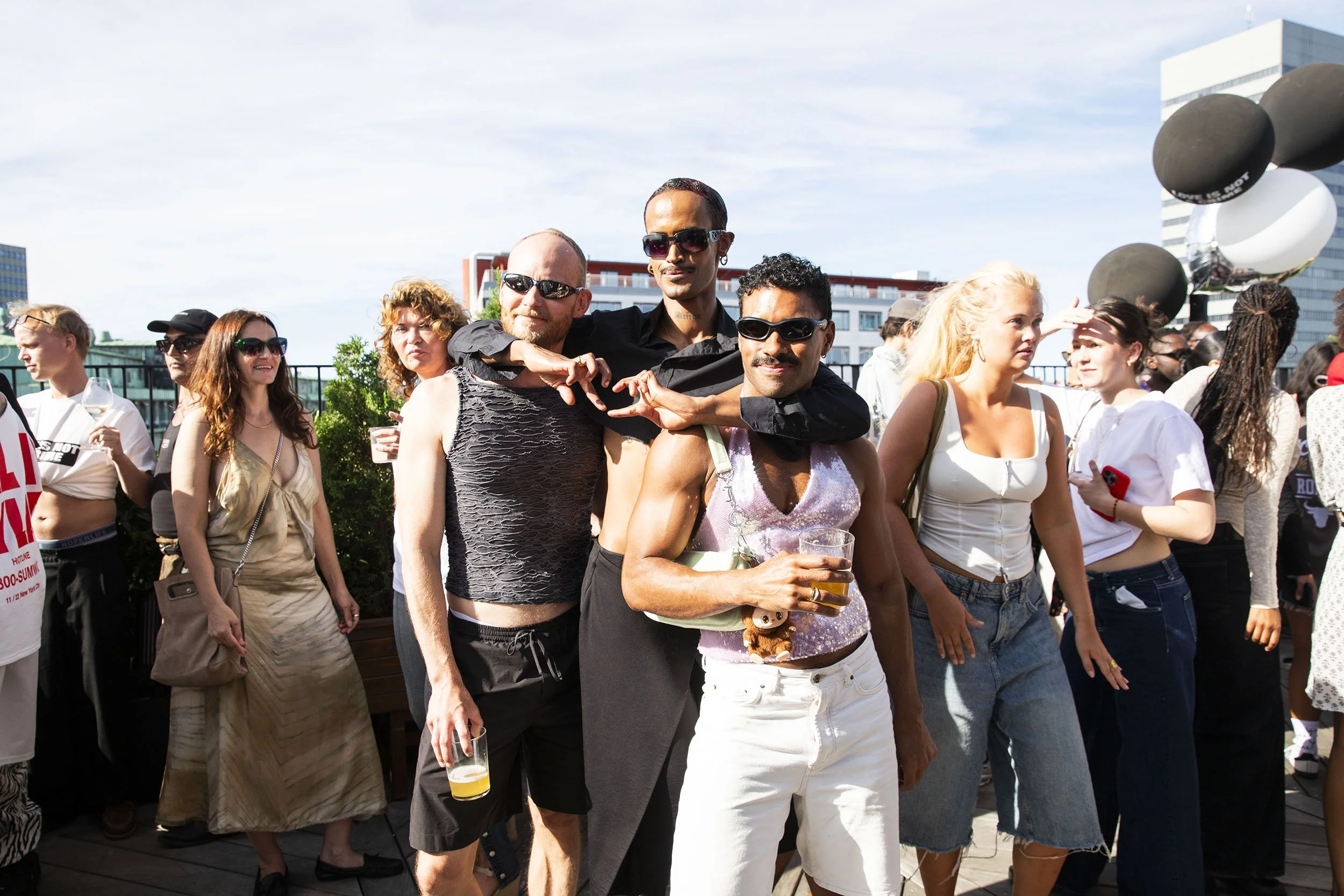 301_LoveisnotacrimeXRotate_PrideParty_aug2025_Helenalundquist_616A8065.jpg