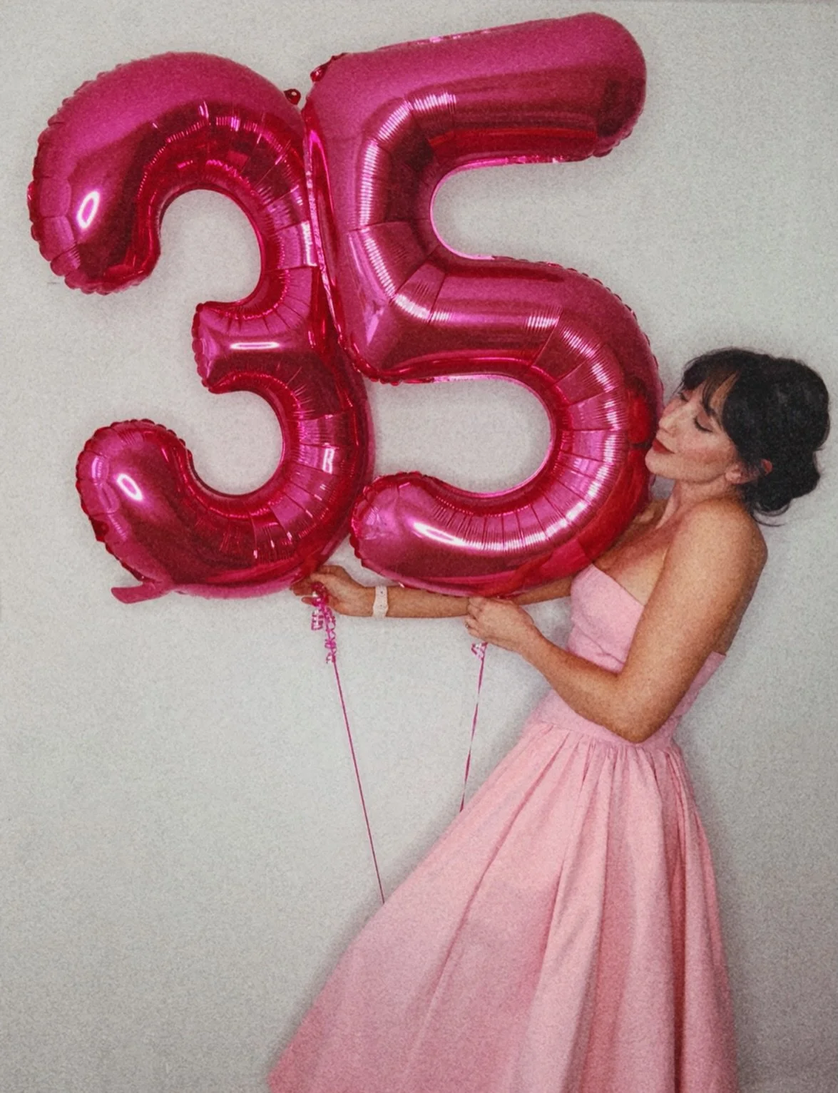 It&rsquo;s my birthday 💕💕💕 

Happy cake day to me 🎂 

Chapter 35 🙈 

#birthday #happybirthday #weddingsinger #grateful