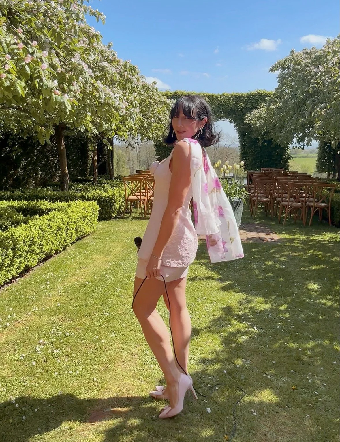 What a beautiful day for a wedding ☀️ 

Congratulations to E&amp;A 💗💗 and thank you for having me sing for you 🎙️ 

Venue - @pauntley_court Gloucestershire

Package -💗Daytime Entertainment💗 which includes:
&bull; Ceremony
&bull; Drinks Reception