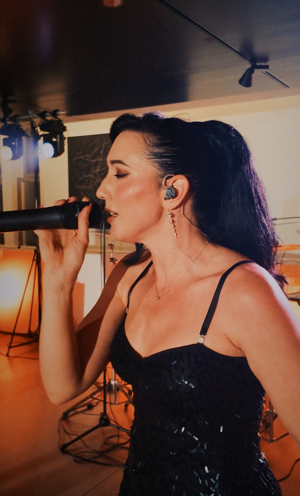 Lisa moini singer wedding breakfast entertainment oxfordshire