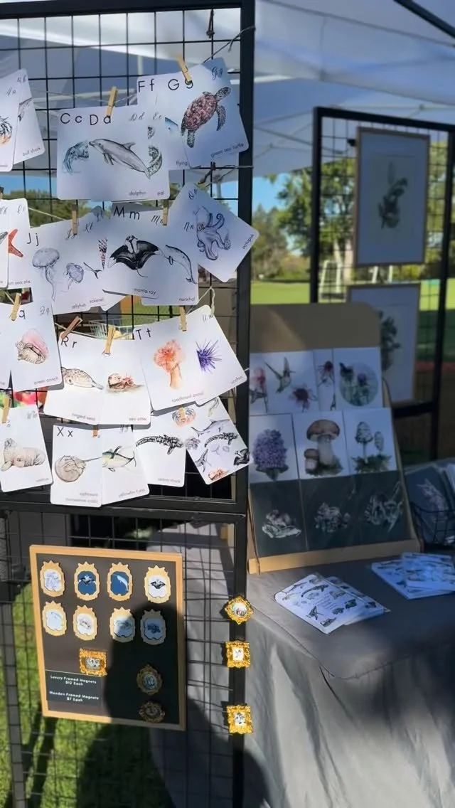 A beautiful weekend to be in Old Wethersfield! Kicking off a great month of October markets with the Old Wethersfield Arts & Crafts Fair 10 AM to 4 PM! @ow_artsandcrafts_fair #oldwethersfield #oldschoolhouseart #aliviarubino #ctartist