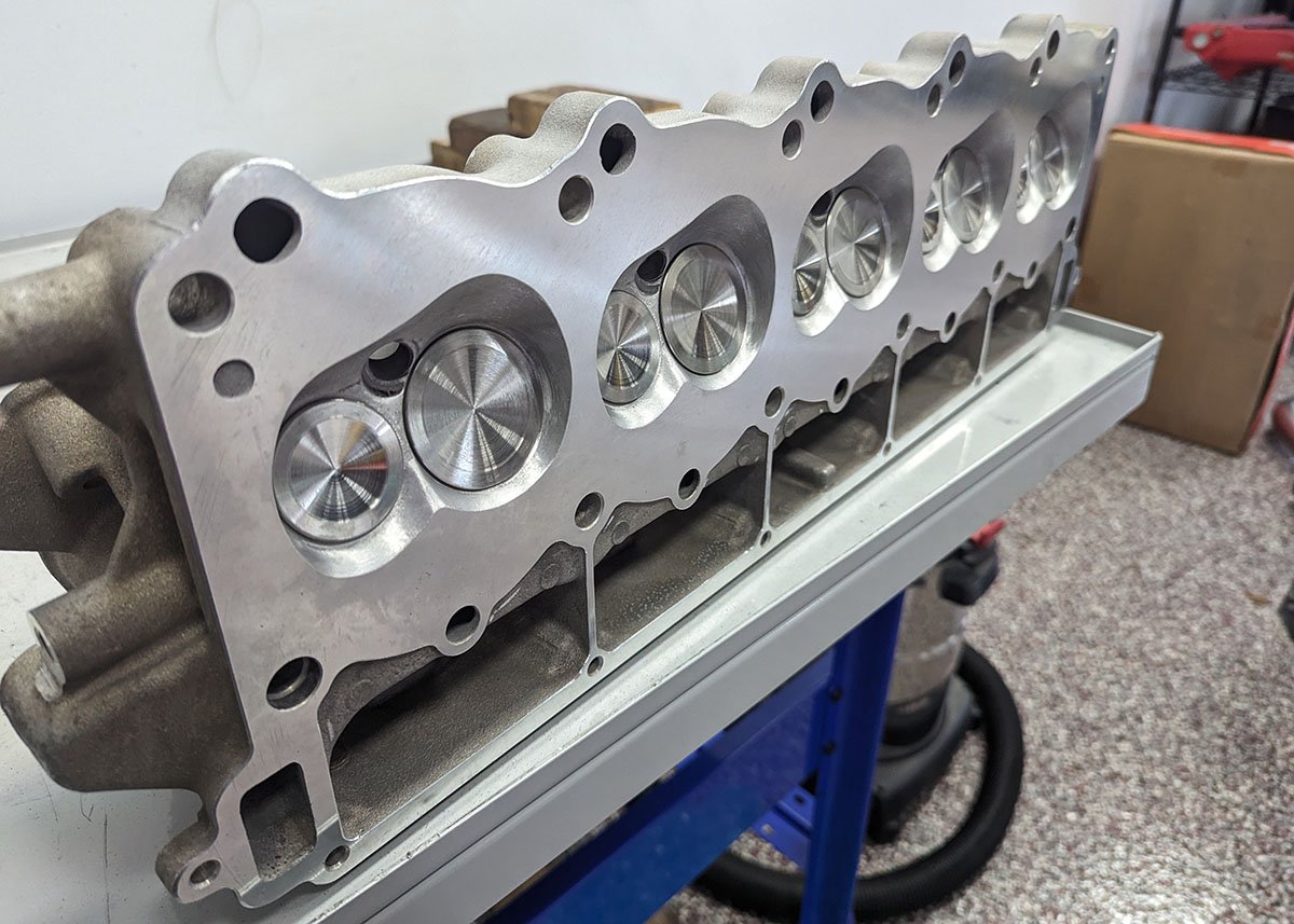 Havik-ported-and-built-heads .jpg