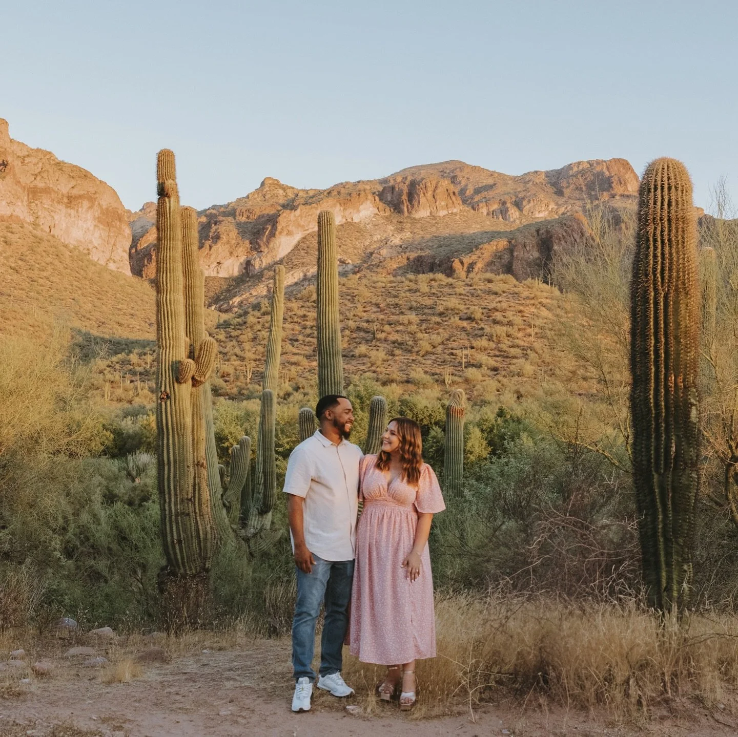 In less than a week we will be back to 100&deg;+ in Phoenix&hellip; and I don&rsquo;t think anyone is ready 🥲 throwback to this TOASTY cute photoshoot for this adorable couple.

#arizonaphotoshoot #desertphotoshoot #azphotographer #proposalphotograp