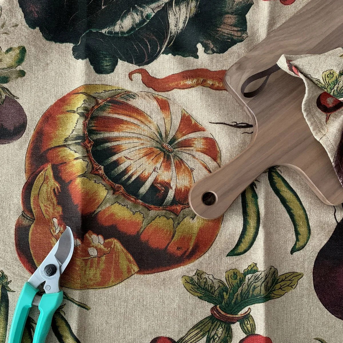 Linen Garden Towel Main1.jpg