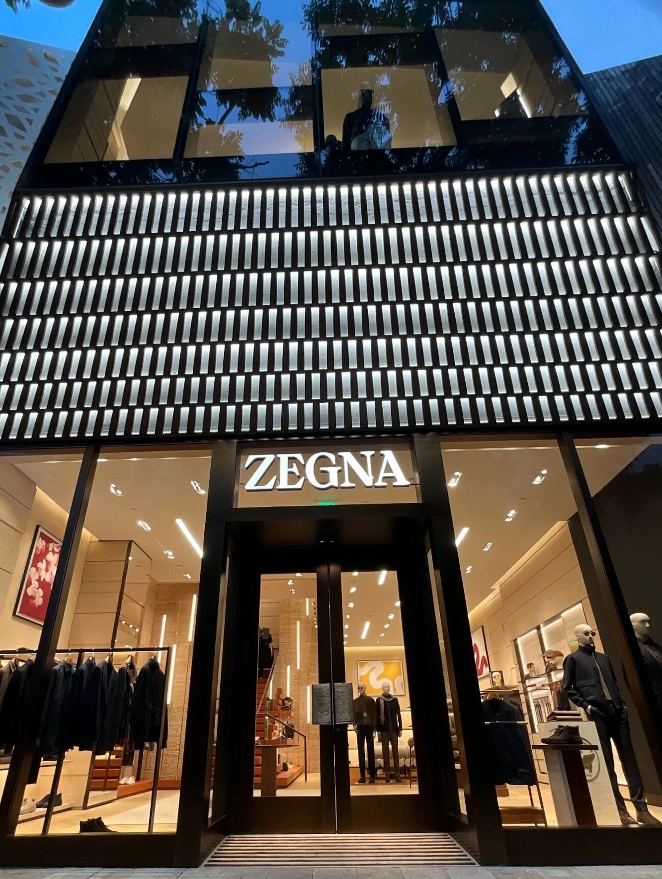 We just finished Zegna&rsquo;s new &ldquo;negozio&rdquo; in Miami Design District. The storefront is impressive, and the staircase is made of sustainable Cocciopesto, a mortar made of lime, sand and brick fragments. Two large walls of water jet-carve