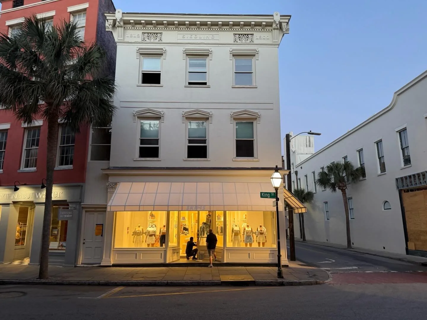 Another SKIMS project in the books. ✨

Bringing @skims to the historic King Street in Charleston has been such a special one &mdash; blending a brand redefining modern essentials with a street that&rsquo;s been iconic for centuries.

Proud of the wor