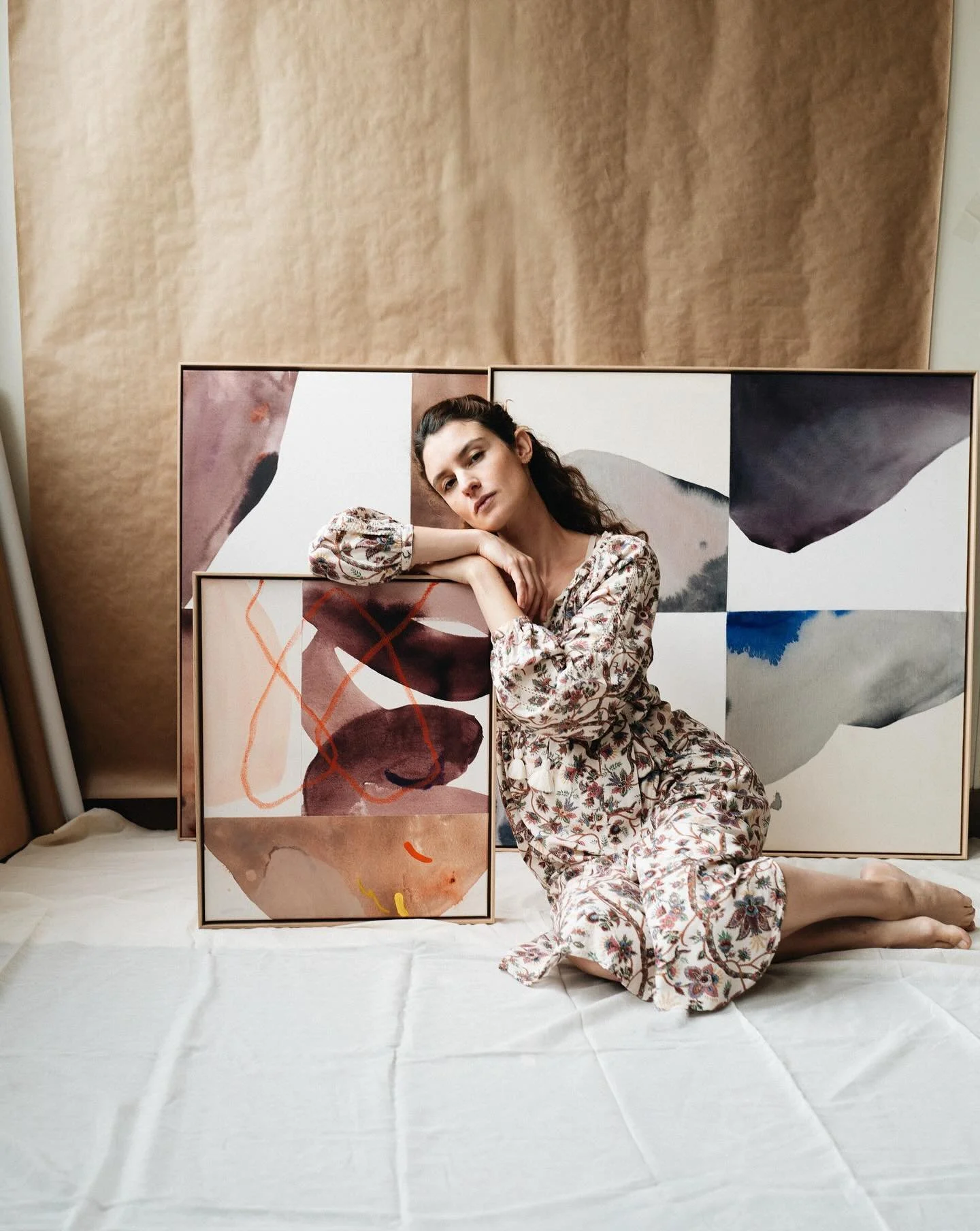 October camera roll 🍂
1. Autumn vibes in the Paris Studio
2. Trying out the best recipes for my post-partum
3. My exhibition during Neuilly&rsquo;s Salon des artistes
4. The girl&rsquo;s at work 
5. Sensory feast at&nbsp;@abbayedesvauxdecernay_hotel