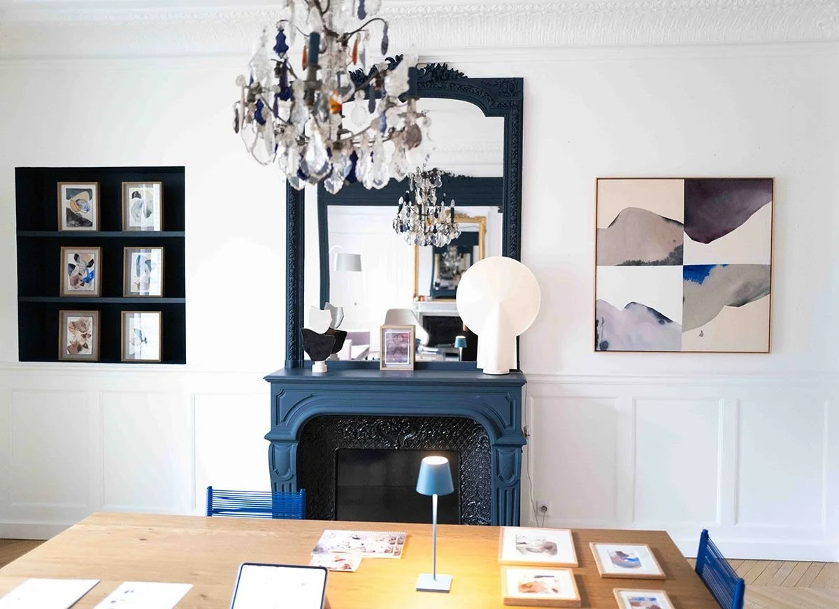 Exposition privée à Paris : pourquoi les expériences artistiques intimistes changent le marché de l’art