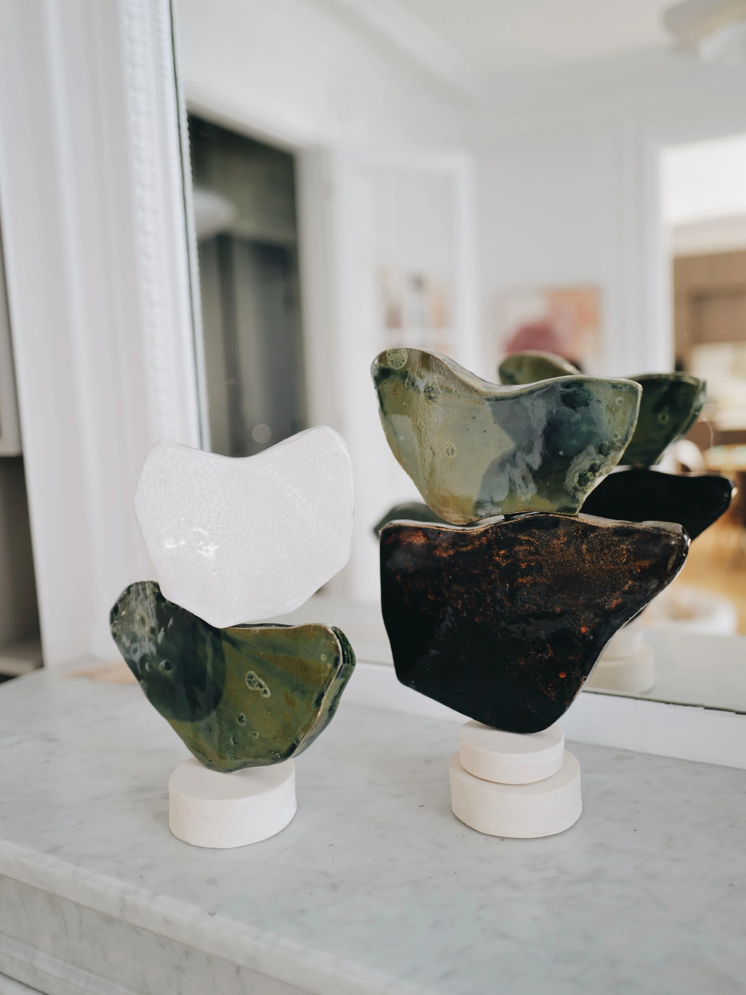 Ceramic sculptures 🤎

I loved creating these.

The first series I presented last November sold out, and that experience encouraged me to keep exploring the medium.

These two were made after the birth of my baby, during those rare moments when creat