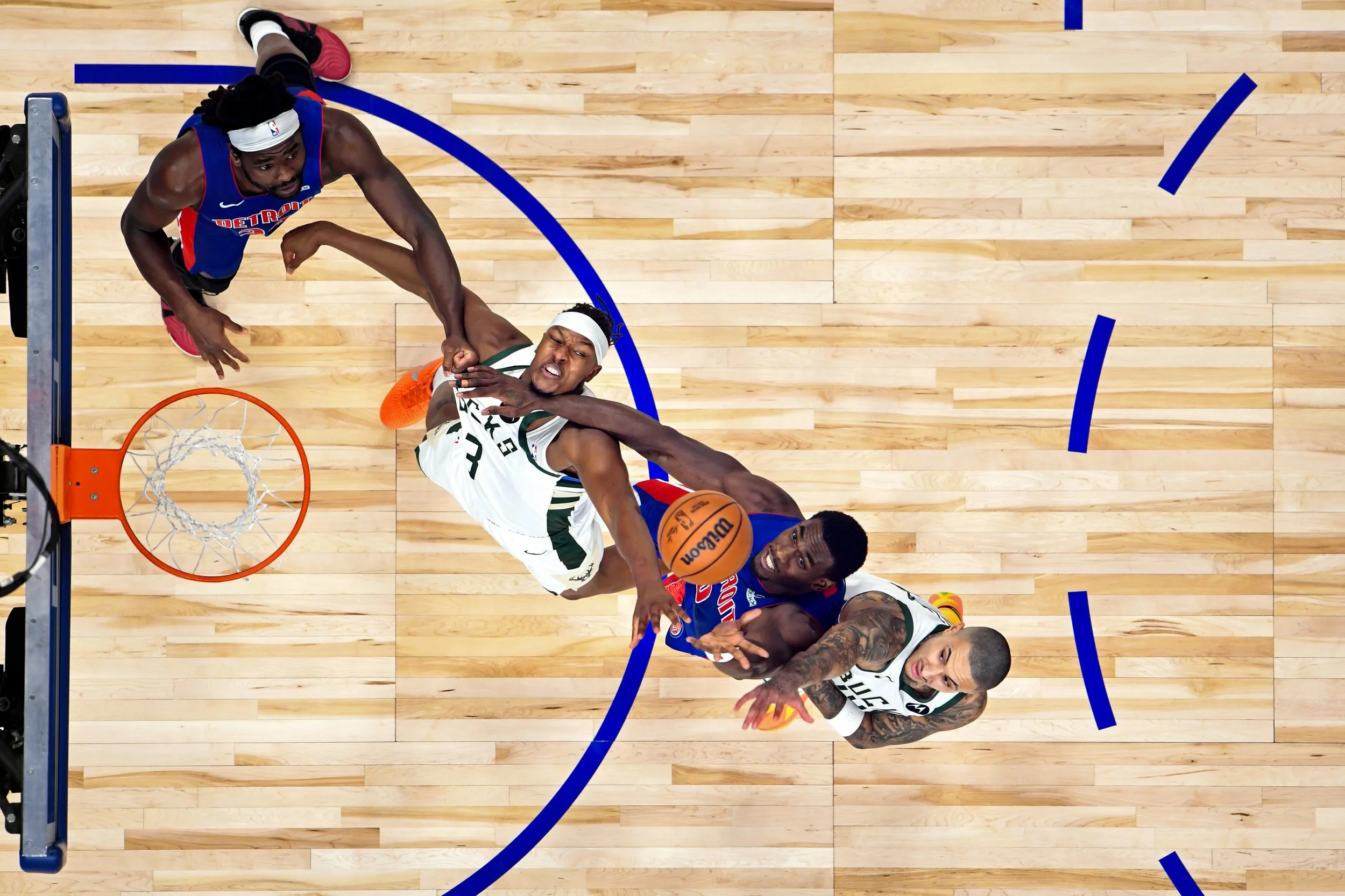 Photo by: Chris Schwegler/NBAE