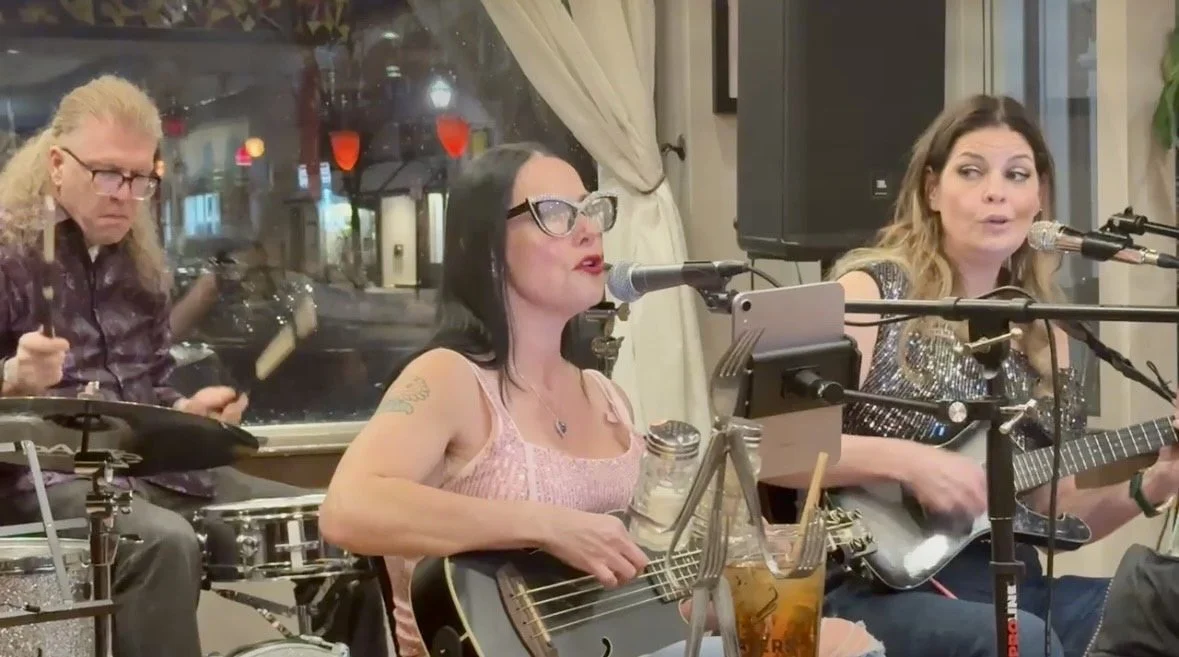 Ukuladies @ Hearth Pizzeria