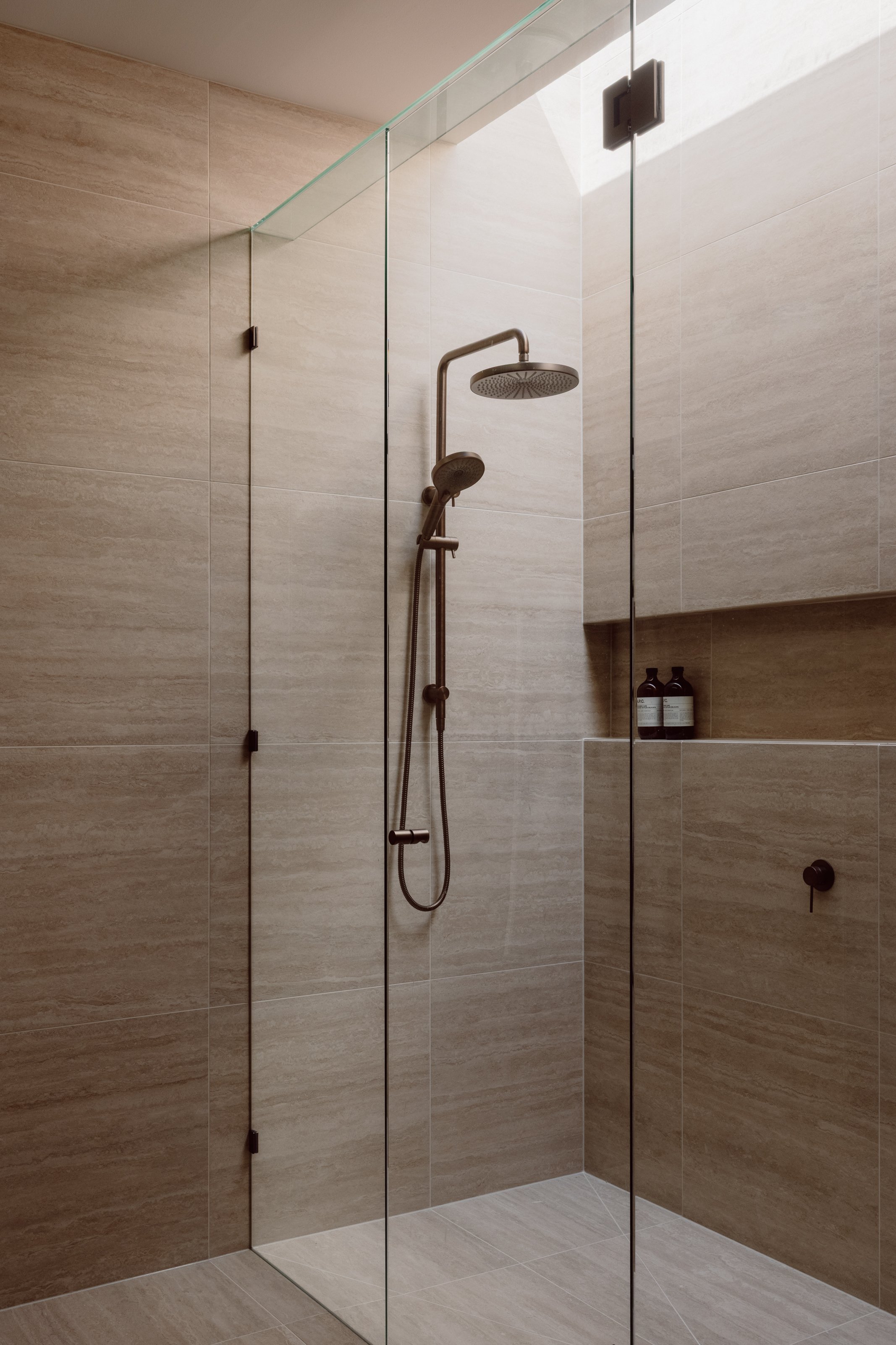 modern-bathroom-shower-personalised-interior-design-nydesign-melbourne-australia.jpg