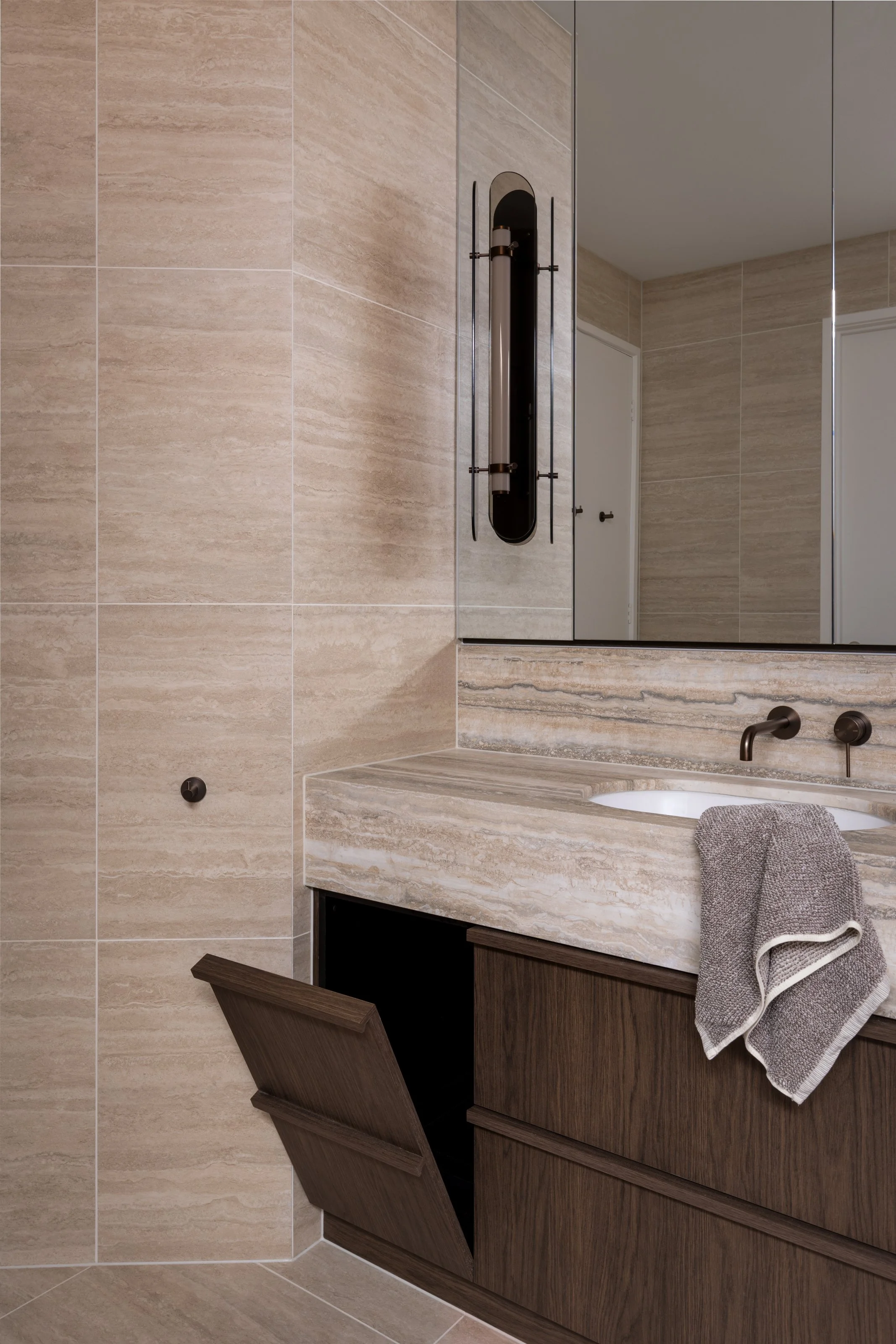 modern-bathroom-ensuite-personalised-interior-design-nydesign-melbourne-australia.jpg