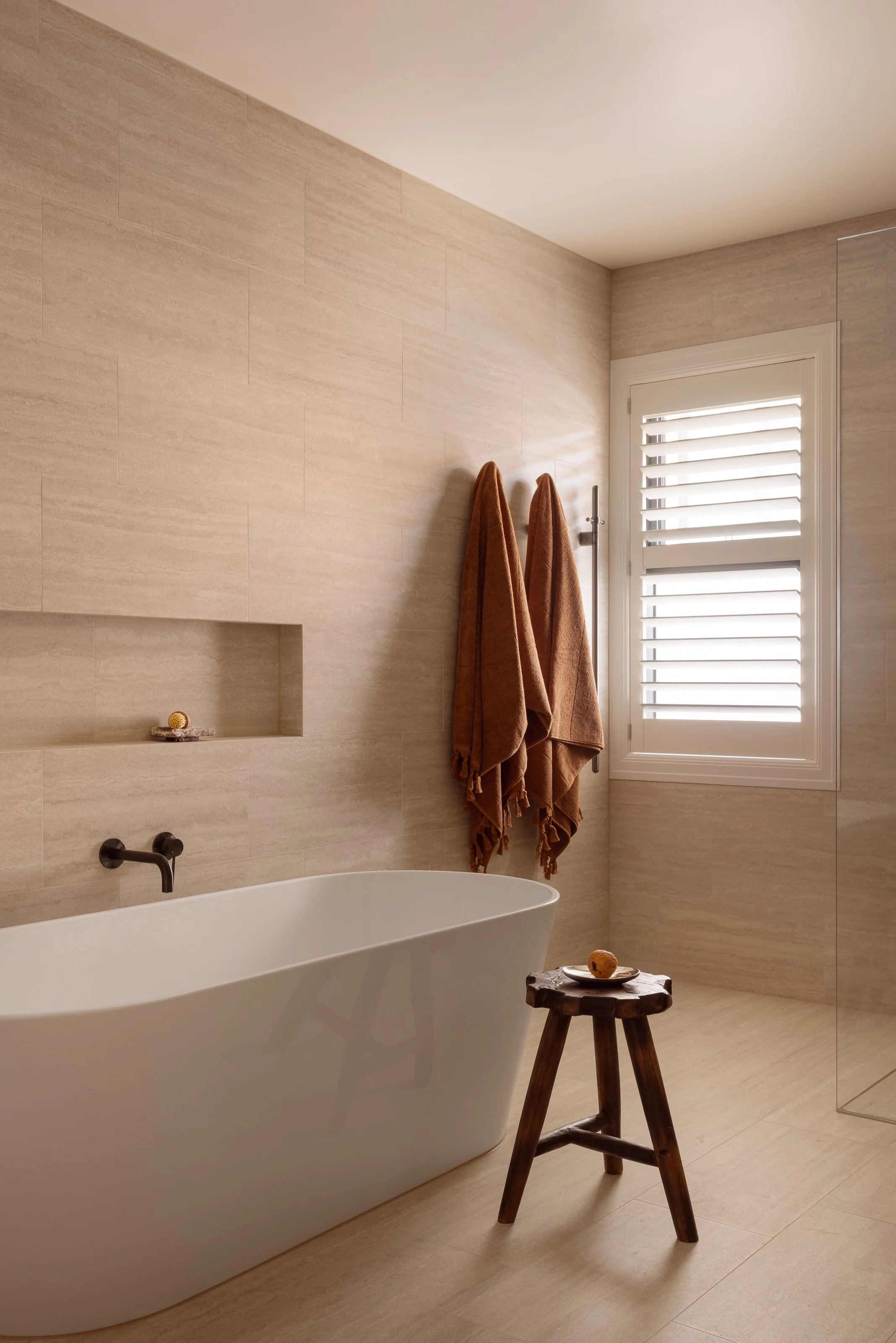 modern-bathroom-bath-personalised-interior-design-nydesign-melbourne-australia.jpg