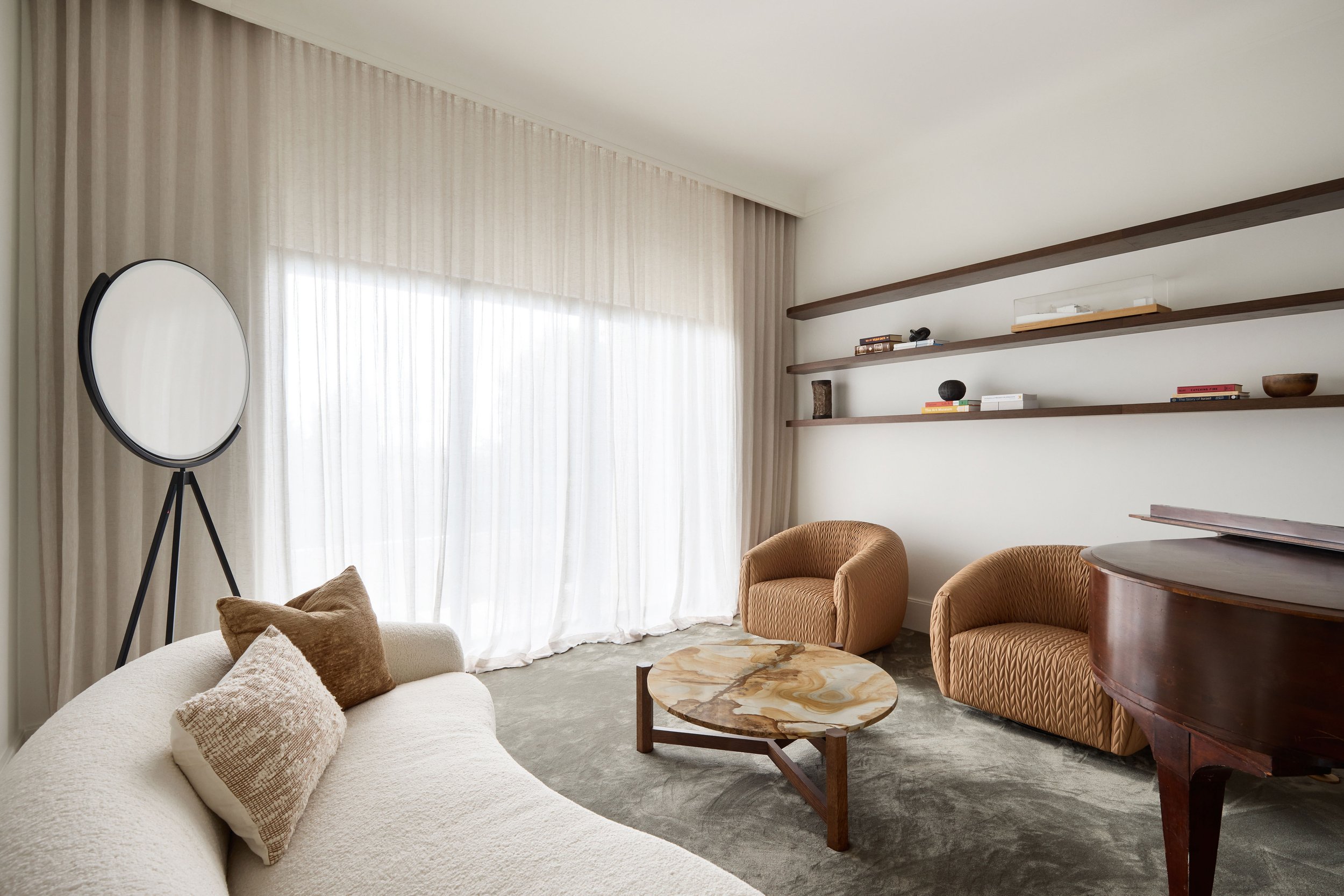 069_.jpeg