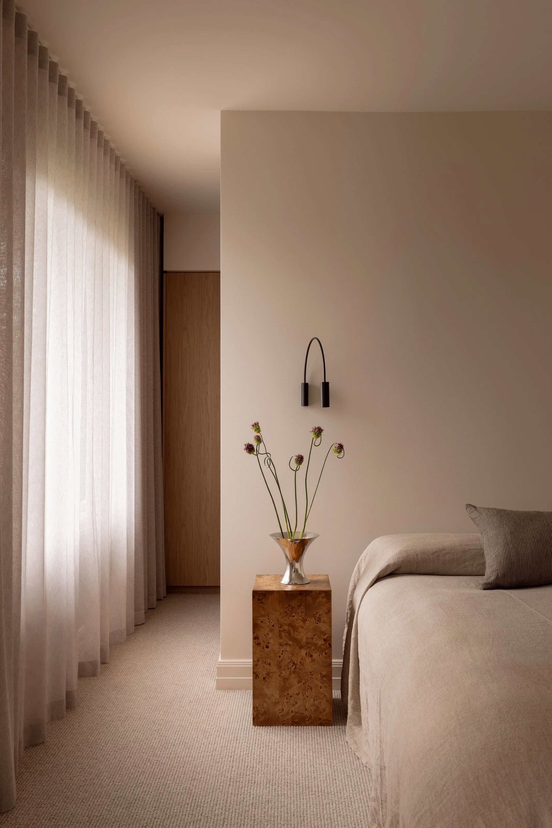 modern-bedroom-bedside-personalised-interior-design-nydesign-melbourne-australia.jpg