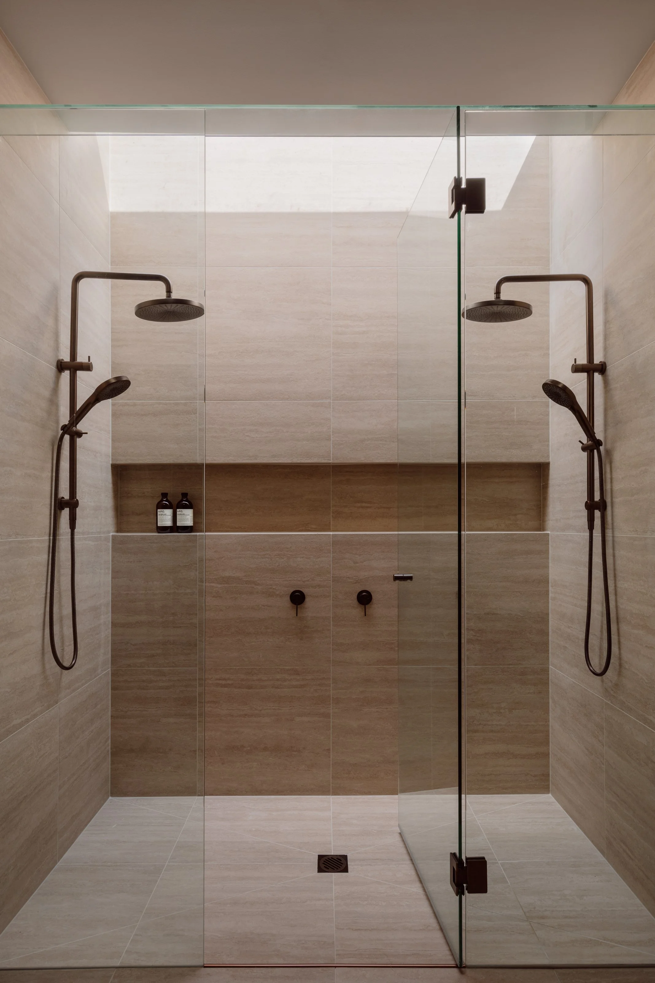 modern-bathroom-shower-sky-personalised-interior-design-nydesign-melbourne-australia.jpg