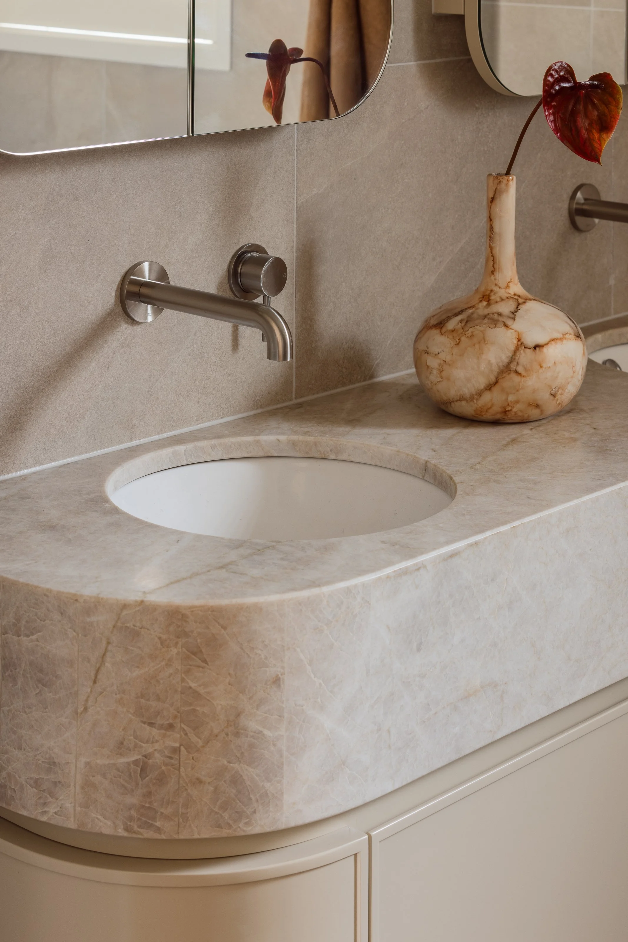 modern-bathroom-stone-personalised-interior-design-nydesign-melbourne-australia.jpg