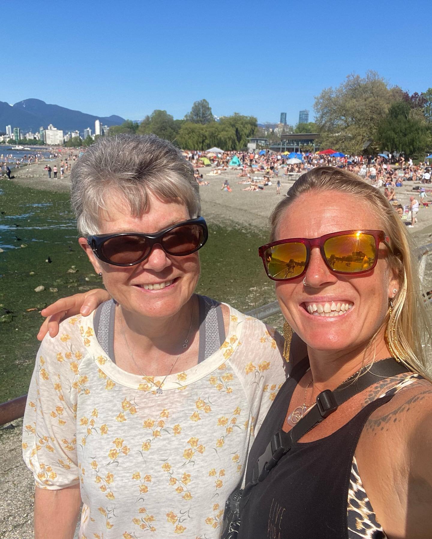 Happy Mothers Day 🥰

So blessed to have such an AMAZING mama Mia 🙏❤️

And so happy we get to spend Mother&rsquo;s Day together in sunny , beautiful Vancouver 
🇨🇦 🌞 

Love you to the moon and back Mom 

THANK YOU for everything 🙏💕

#mothersdayc