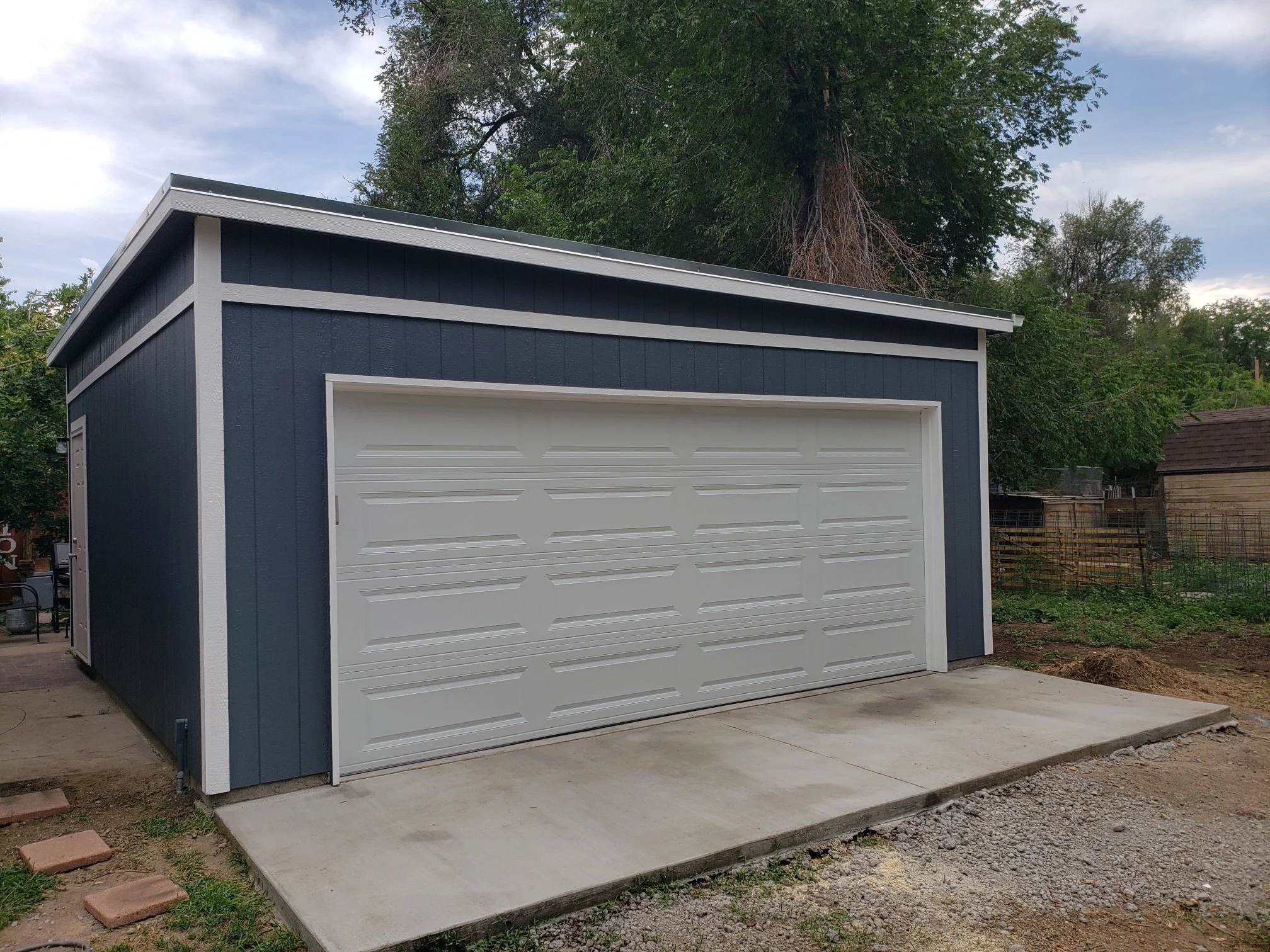 Detached Garage