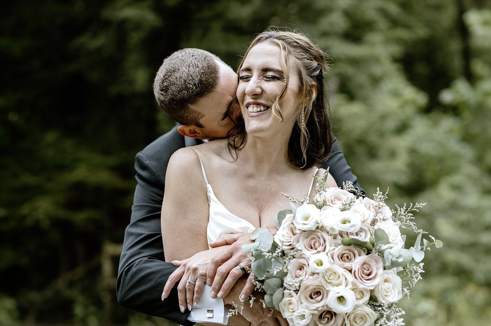 Toronto small wedding photographer