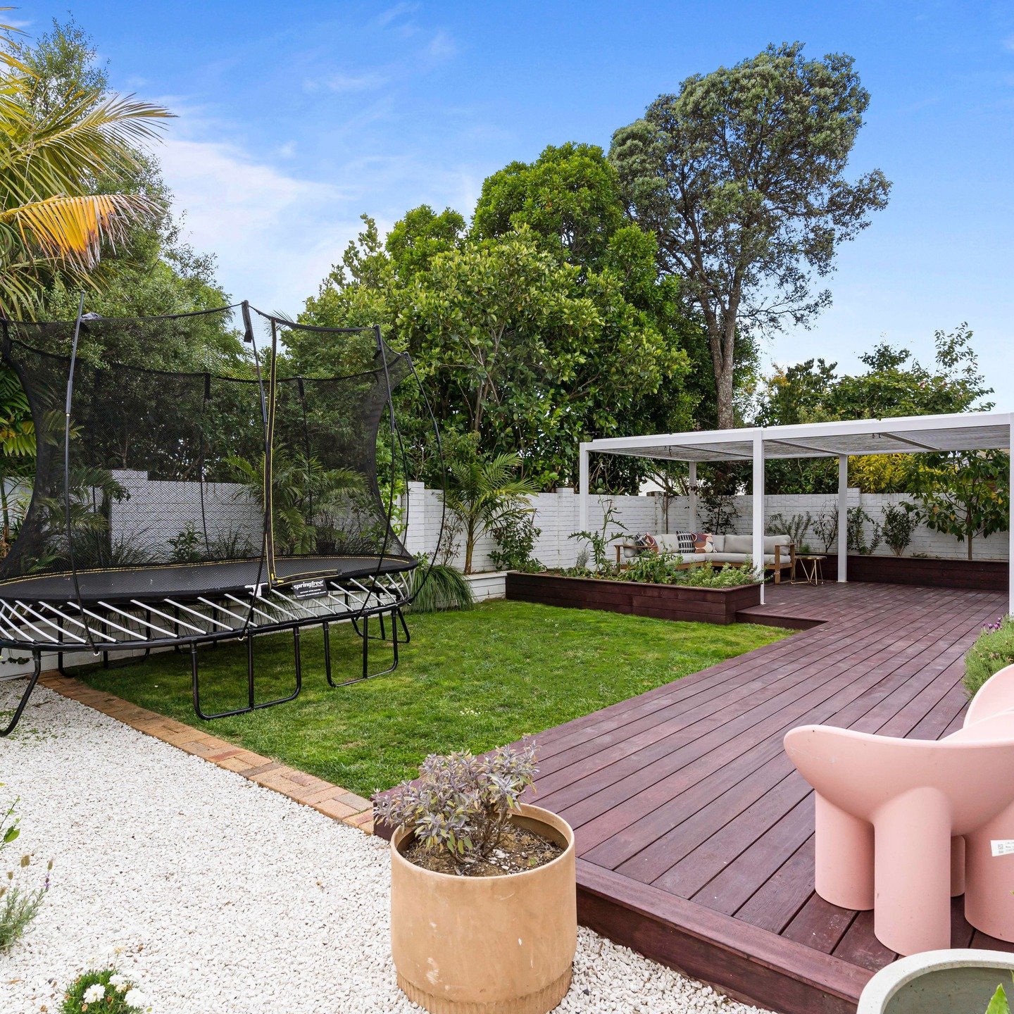 SWIPE &gt;&gt; After &amp; Before of an exterior courtyard. We're landscaping enthusiasts too #interiordesignauckland #landscapedesignauckland #interiorarchitects #driverwardstudio