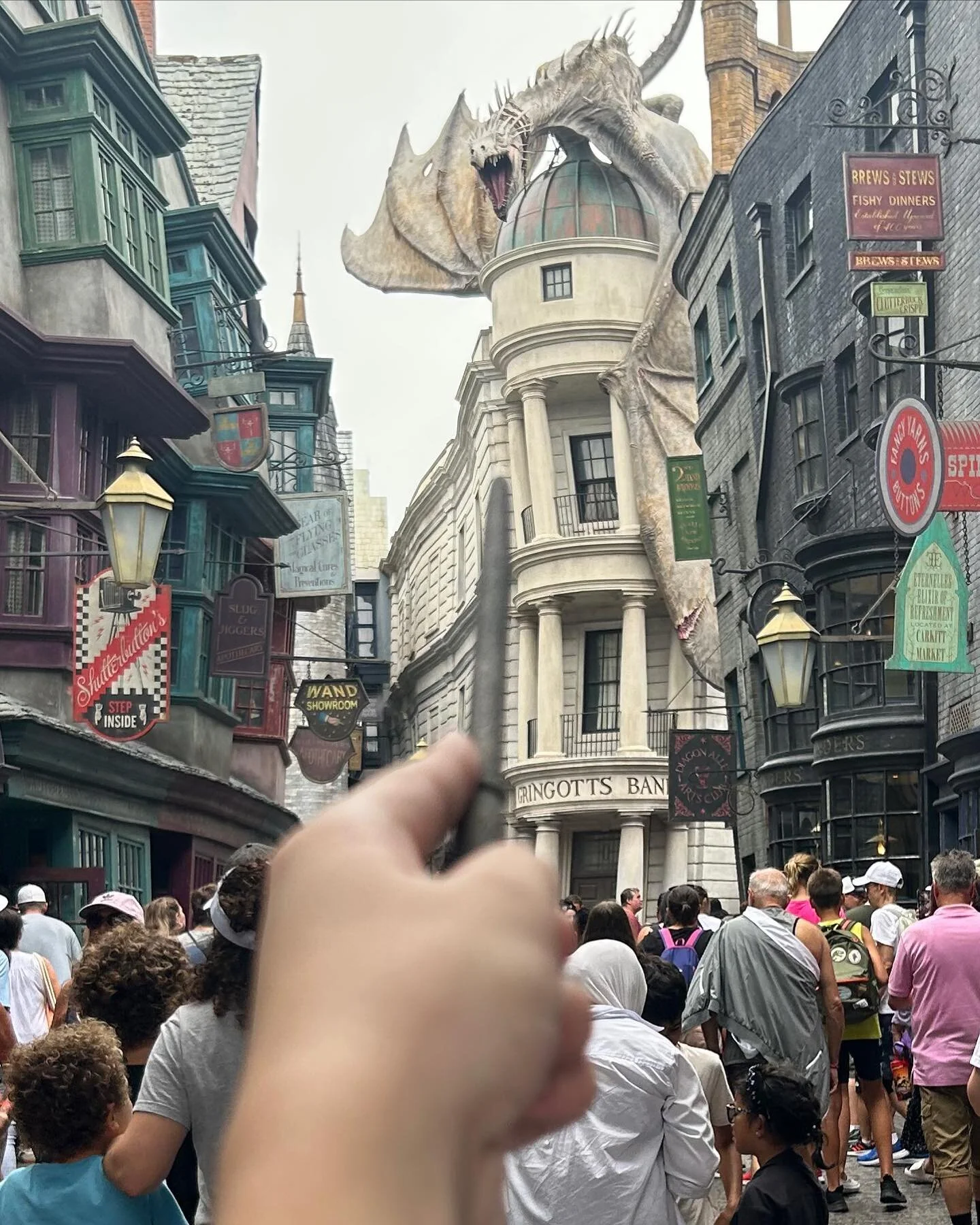 Woodsy wands are traveling far and wide! Crafted to fit the style and vision of the wand wielder. Sealed in a protective coating made to last. Shop online or reach out for custom orders!

#wand #crafts #woodcrafts #woodworking #art #universalstudios 