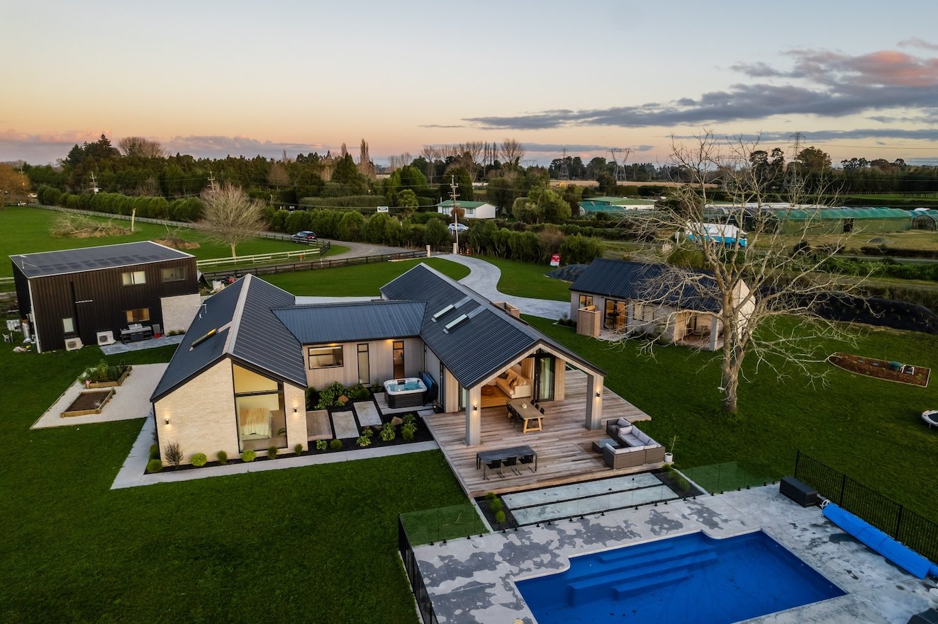 SHW2110_Alley_Prof-Photos_118_inHouse_DJI_0998 RS.jpg